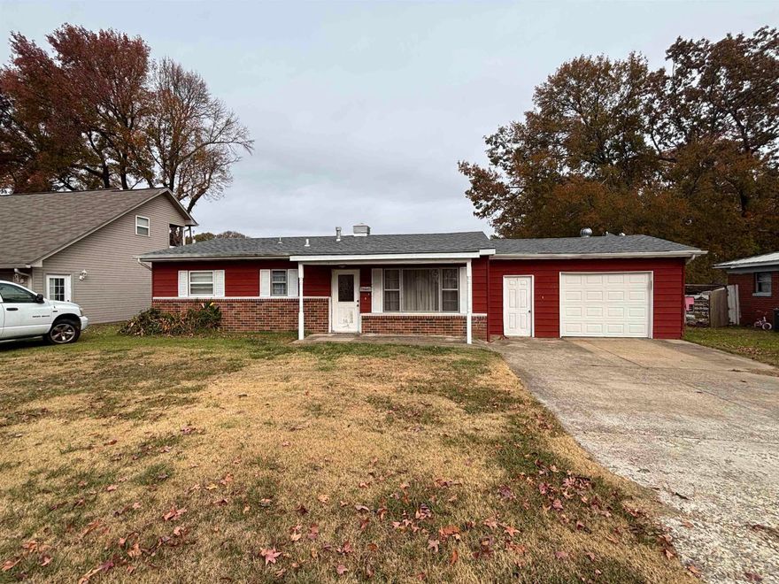 Calling all investors! Perfect opportunity to add to your portfolio. Sold "AS IS" agent please see remarks.