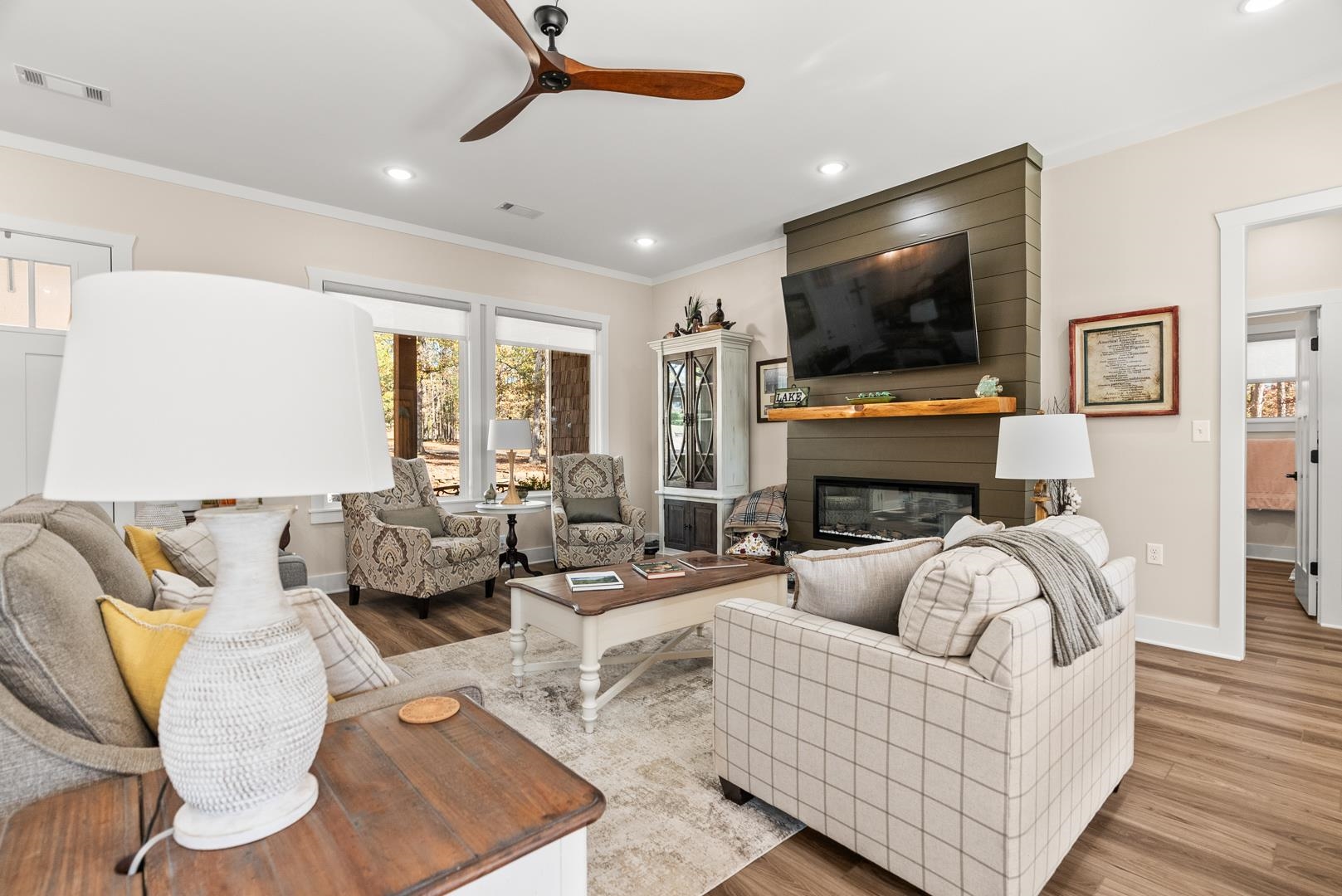 ENCHANTED PENINSULA - Residential