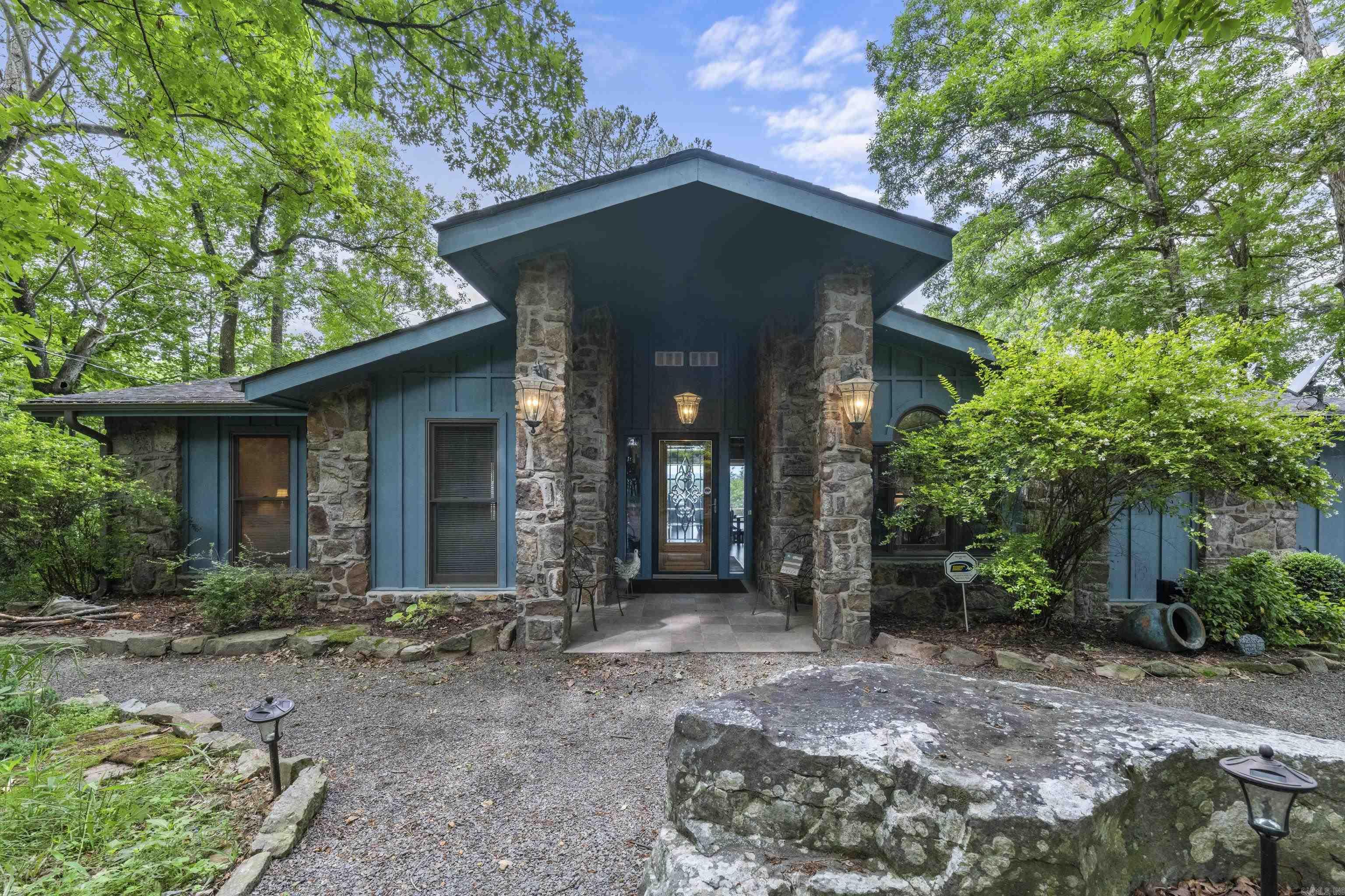 LAKE FOREST ESTATES - LAKE - Residential