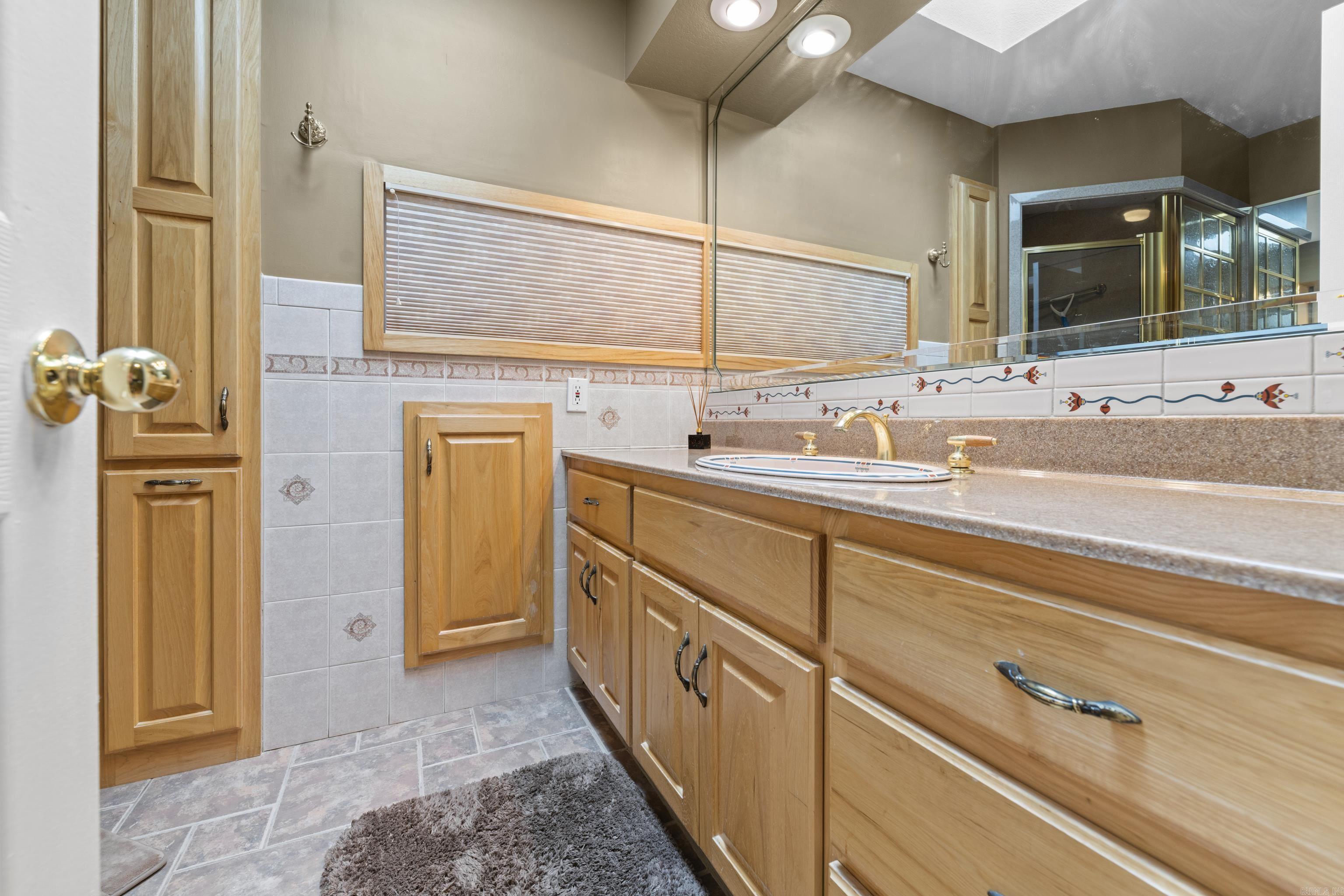 LAKE FOREST ESTATES - LAKE - Residential