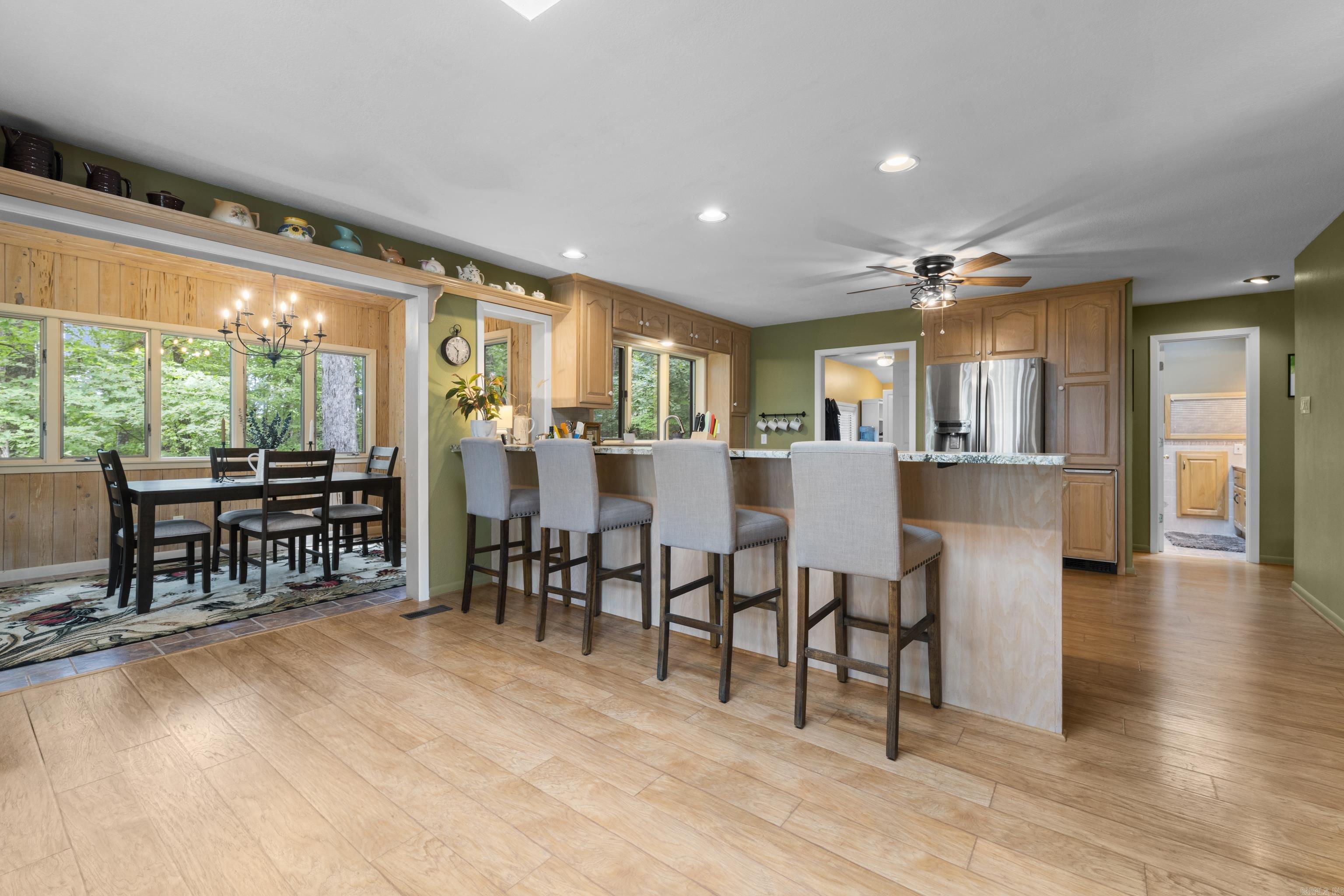 LAKE FOREST ESTATES - LAKE - Residential