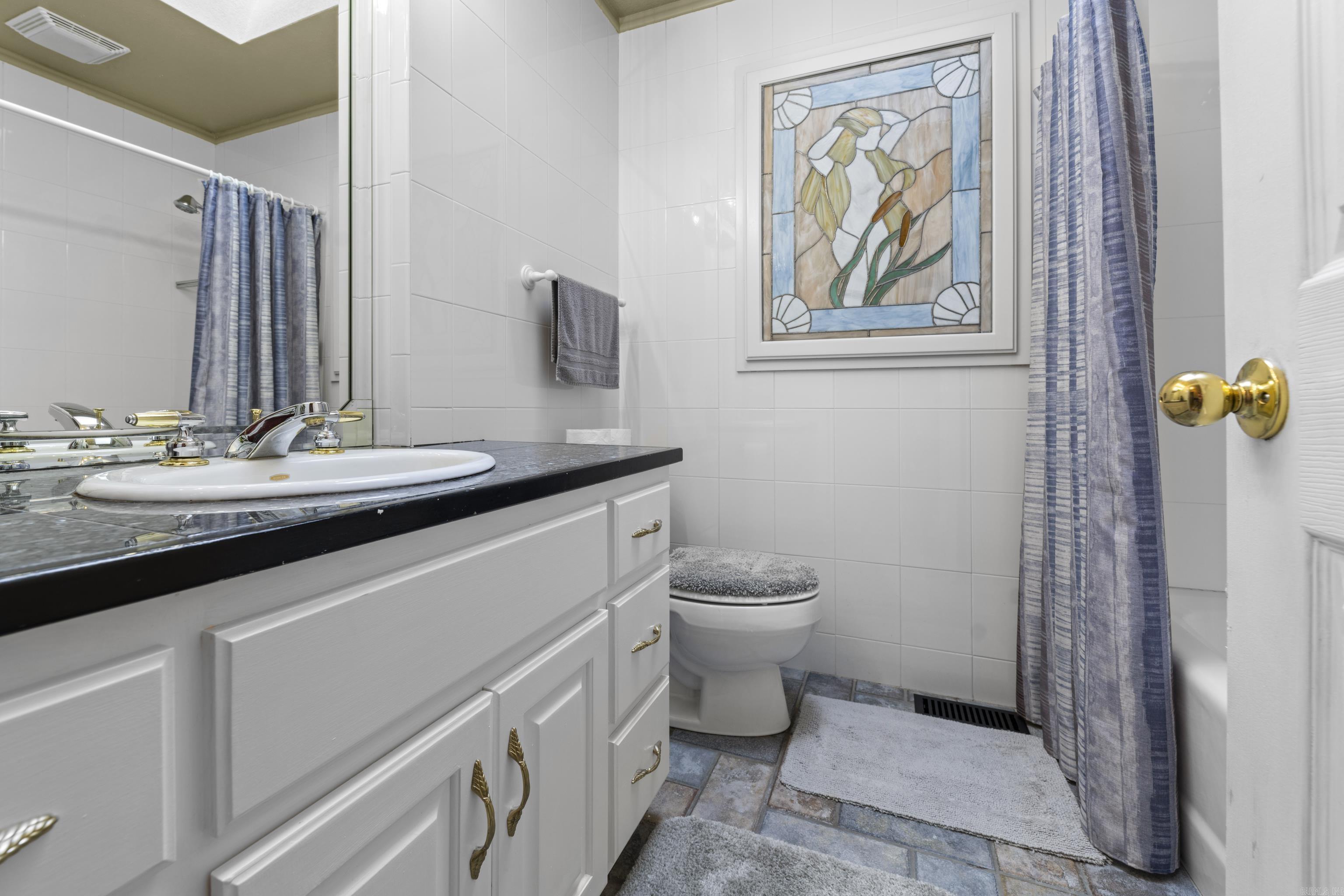 LAKE FOREST ESTATES - LAKE - Residential