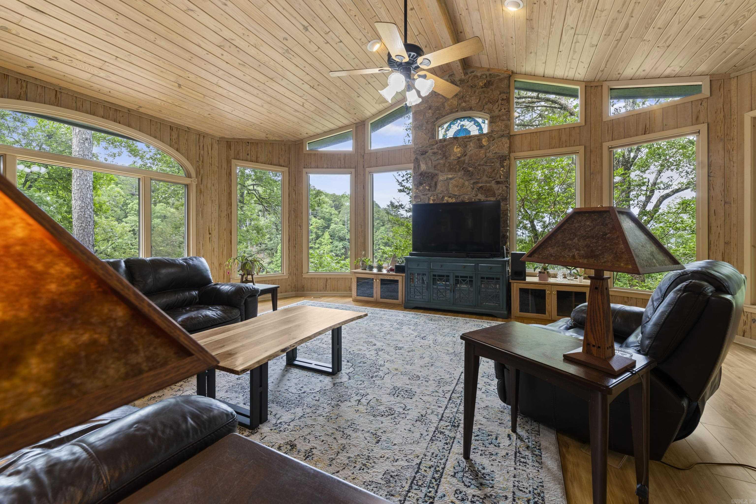 LAKE FOREST ESTATES - LAKE - Residential