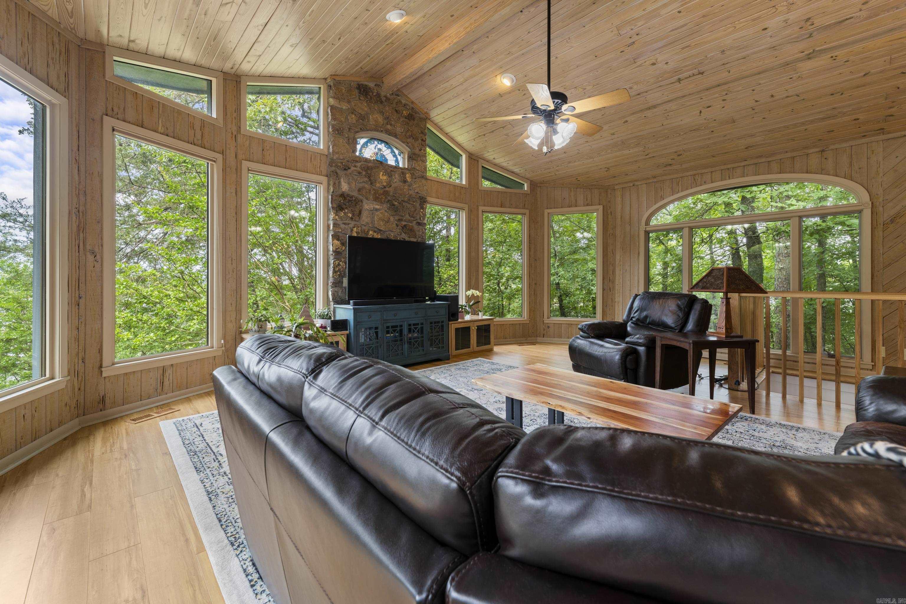 LAKE FOREST ESTATES - LAKE - Residential