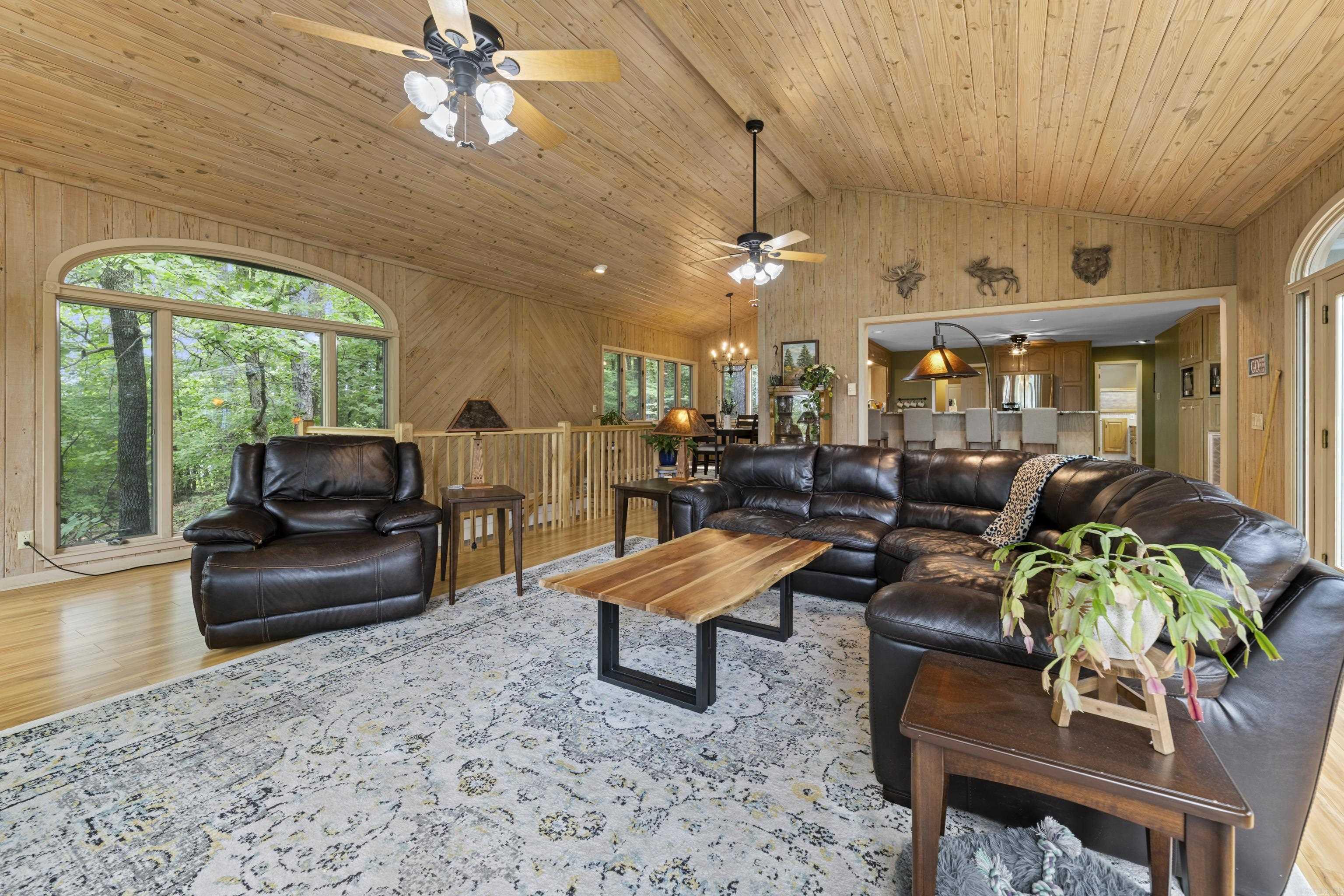 LAKE FOREST ESTATES - LAKE - Residential