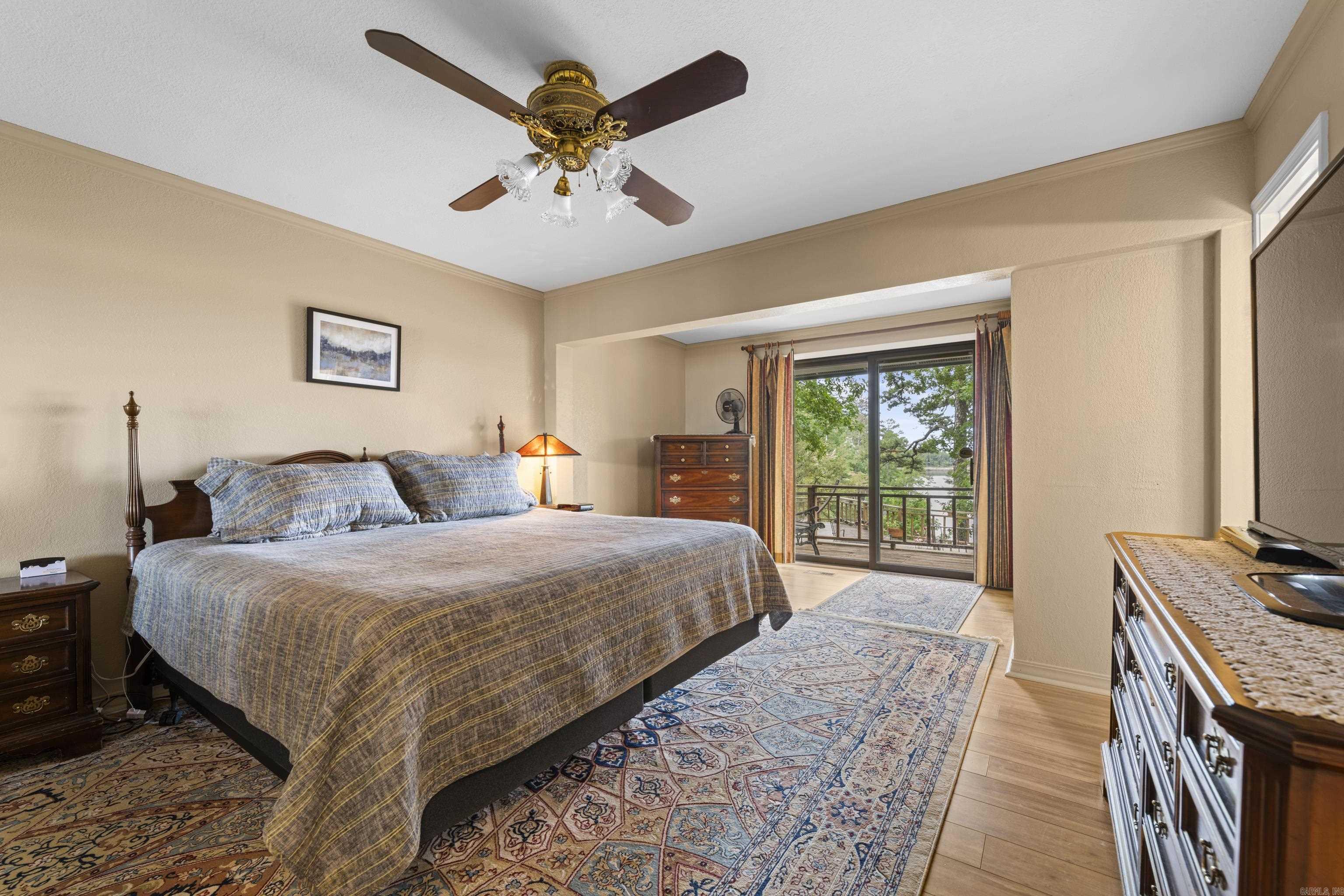 LAKE FOREST ESTATES - LAKE - Residential