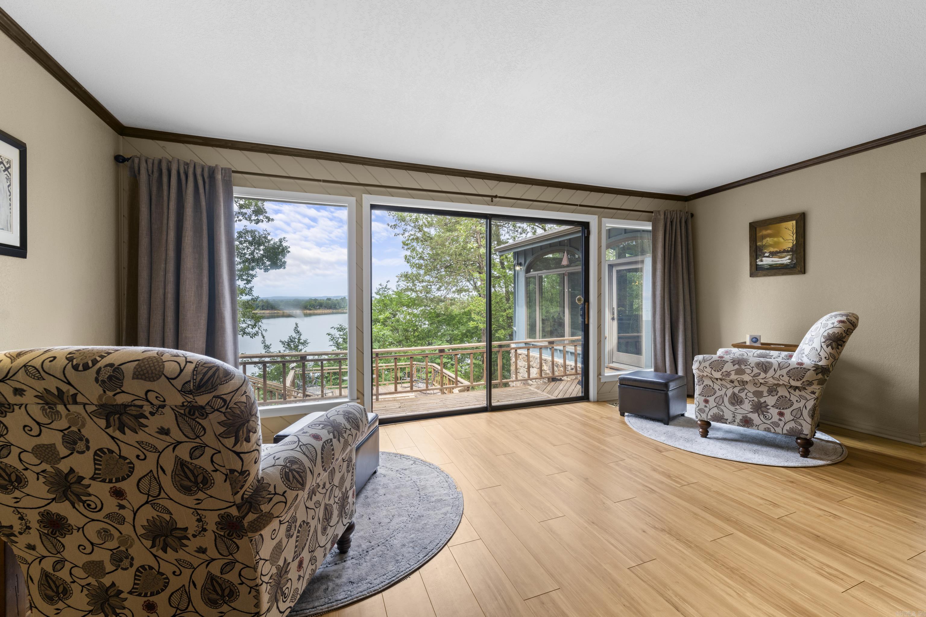 LAKE FOREST ESTATES - LAKE - Residential