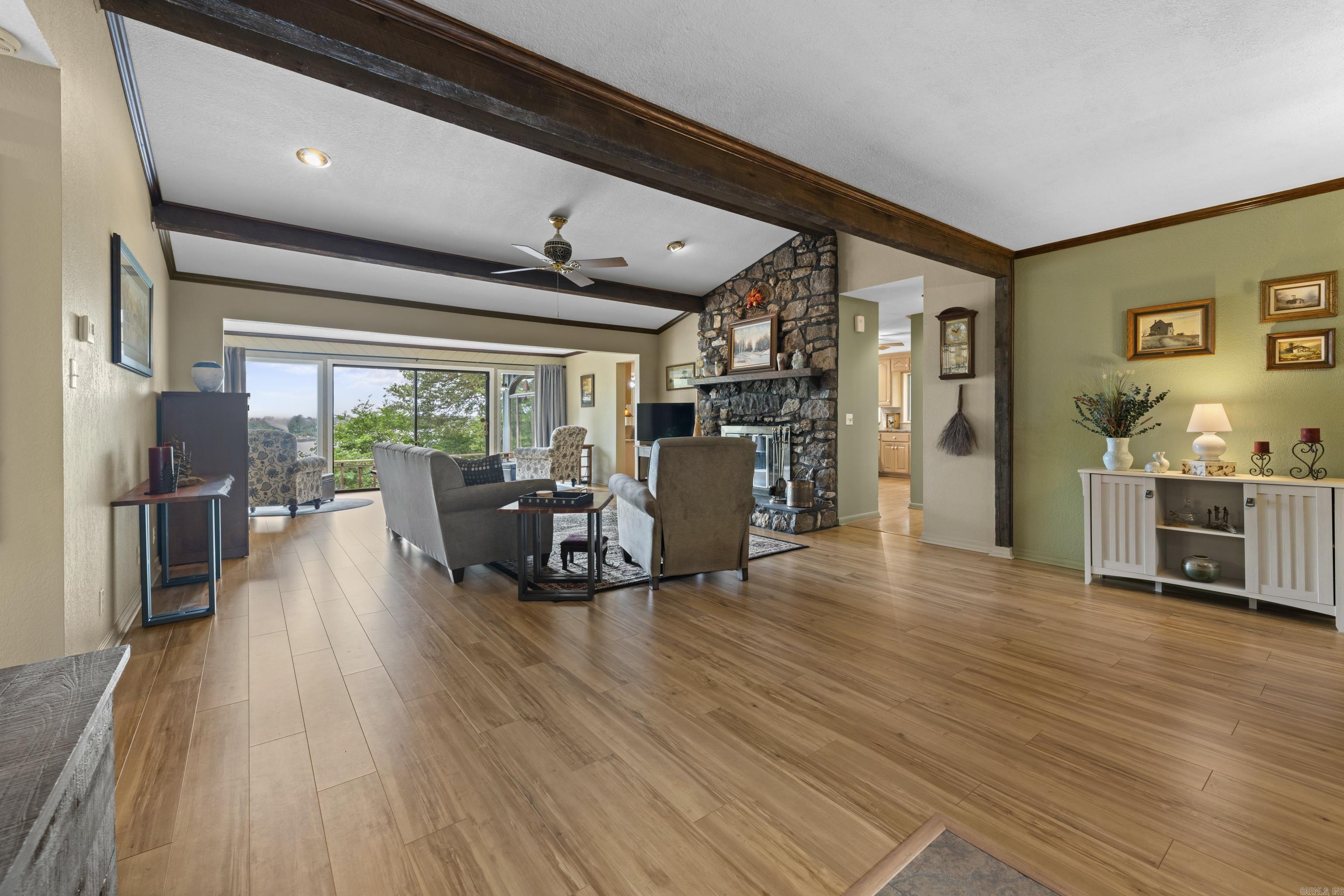 LAKE FOREST ESTATES - LAKE - Residential