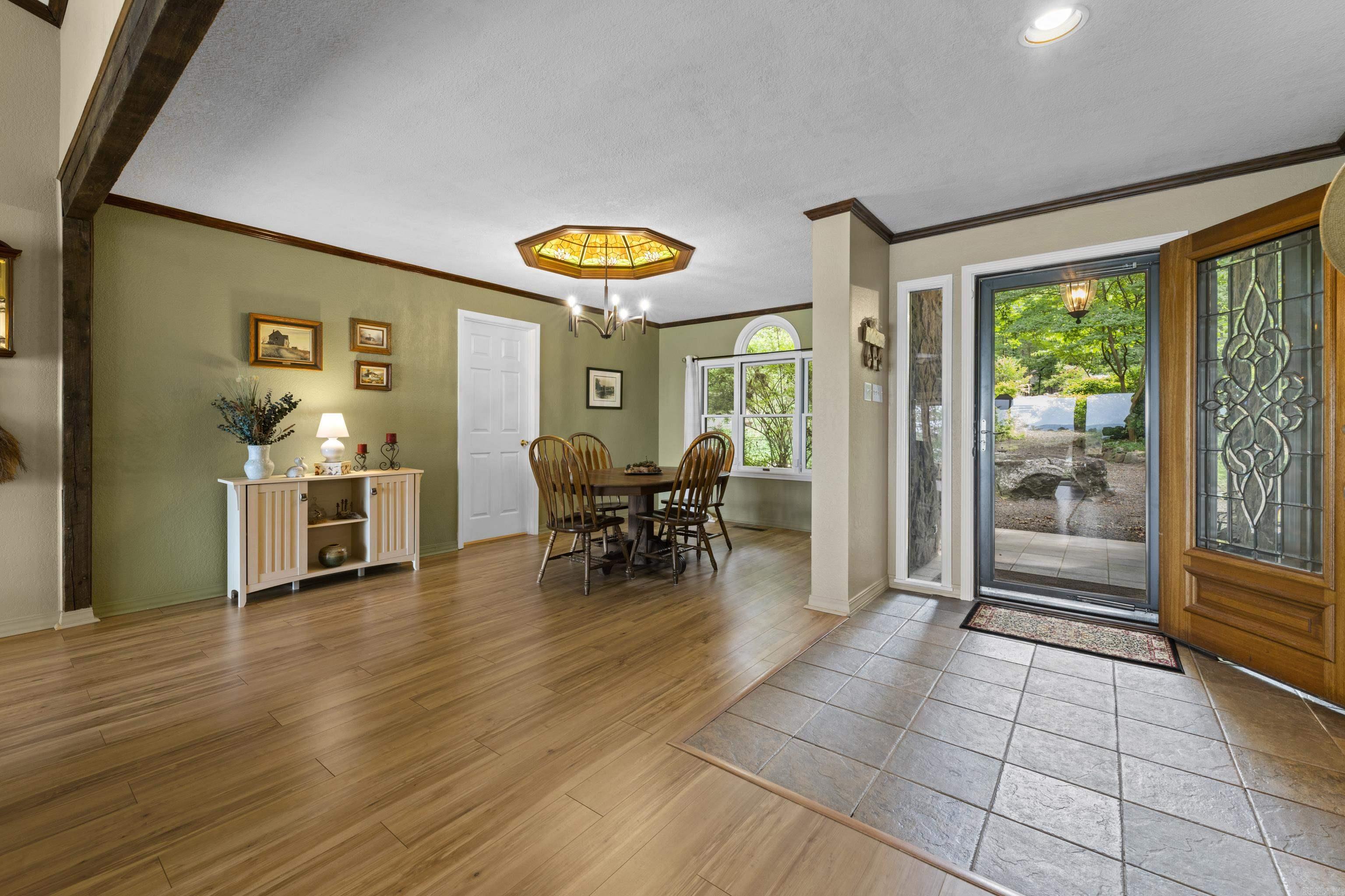 LAKE FOREST ESTATES - LAKE - Residential