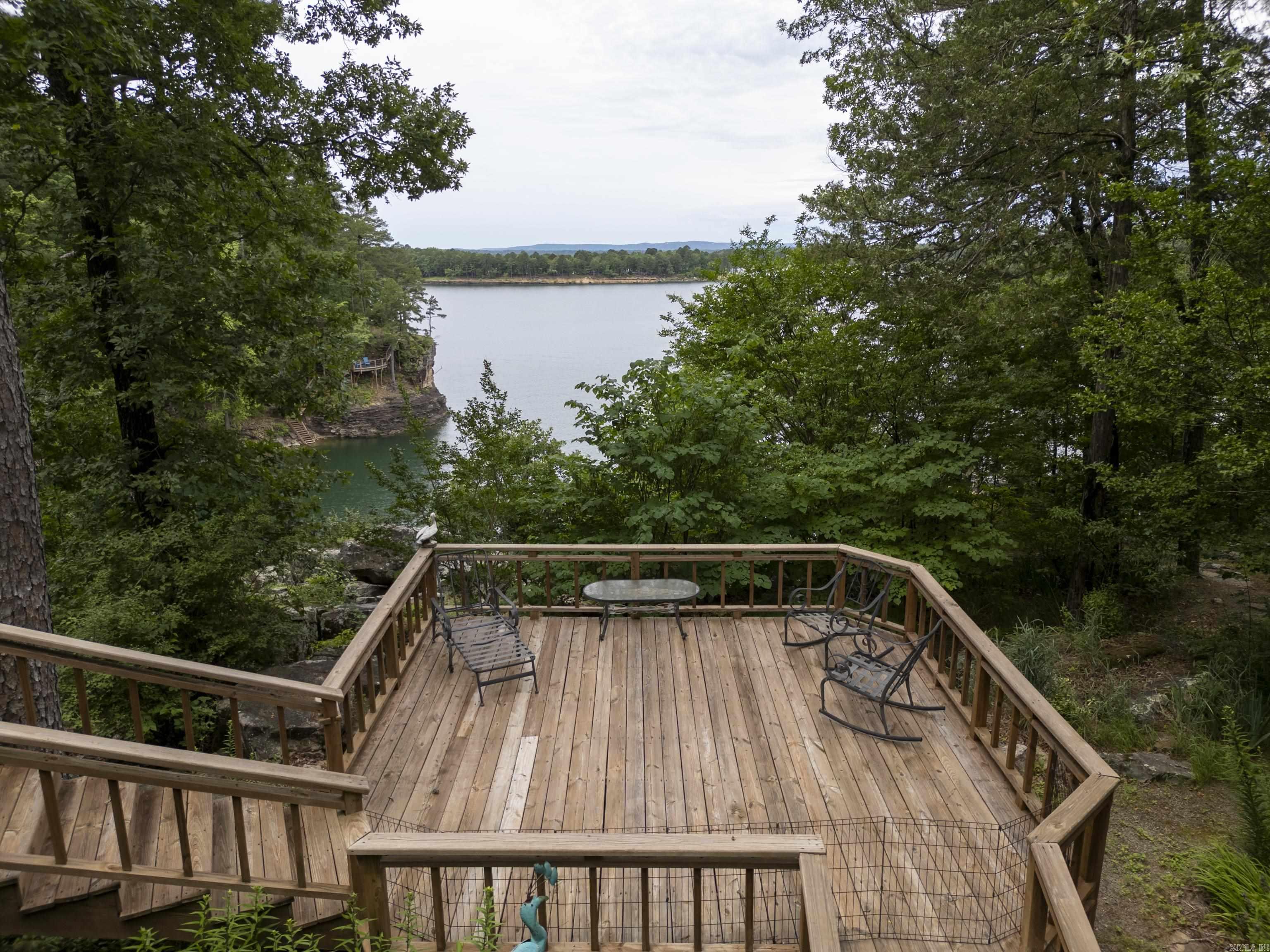 LAKE FOREST ESTATES - LAKE - Residential