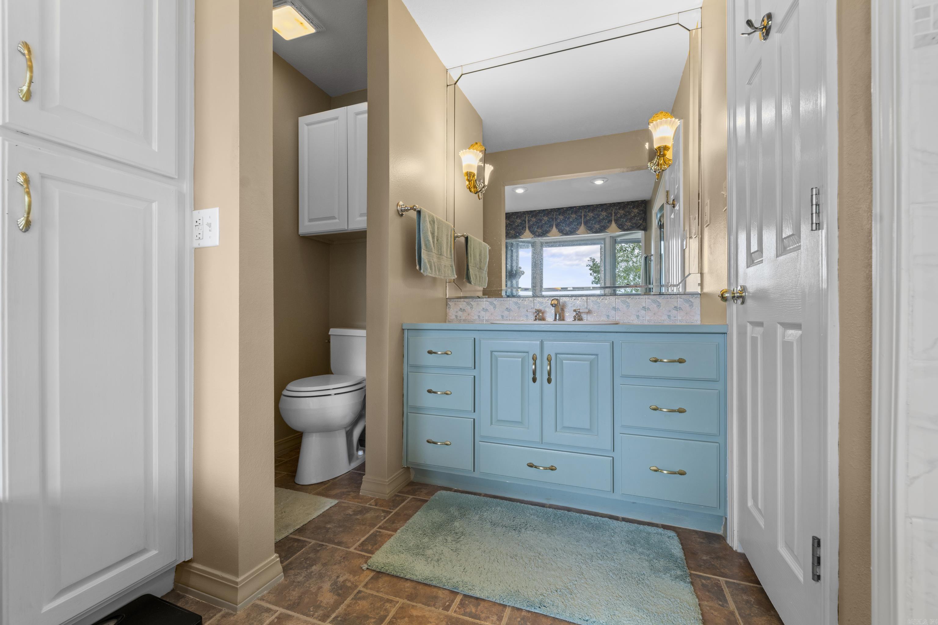 LAKE FOREST ESTATES - LAKE - Residential