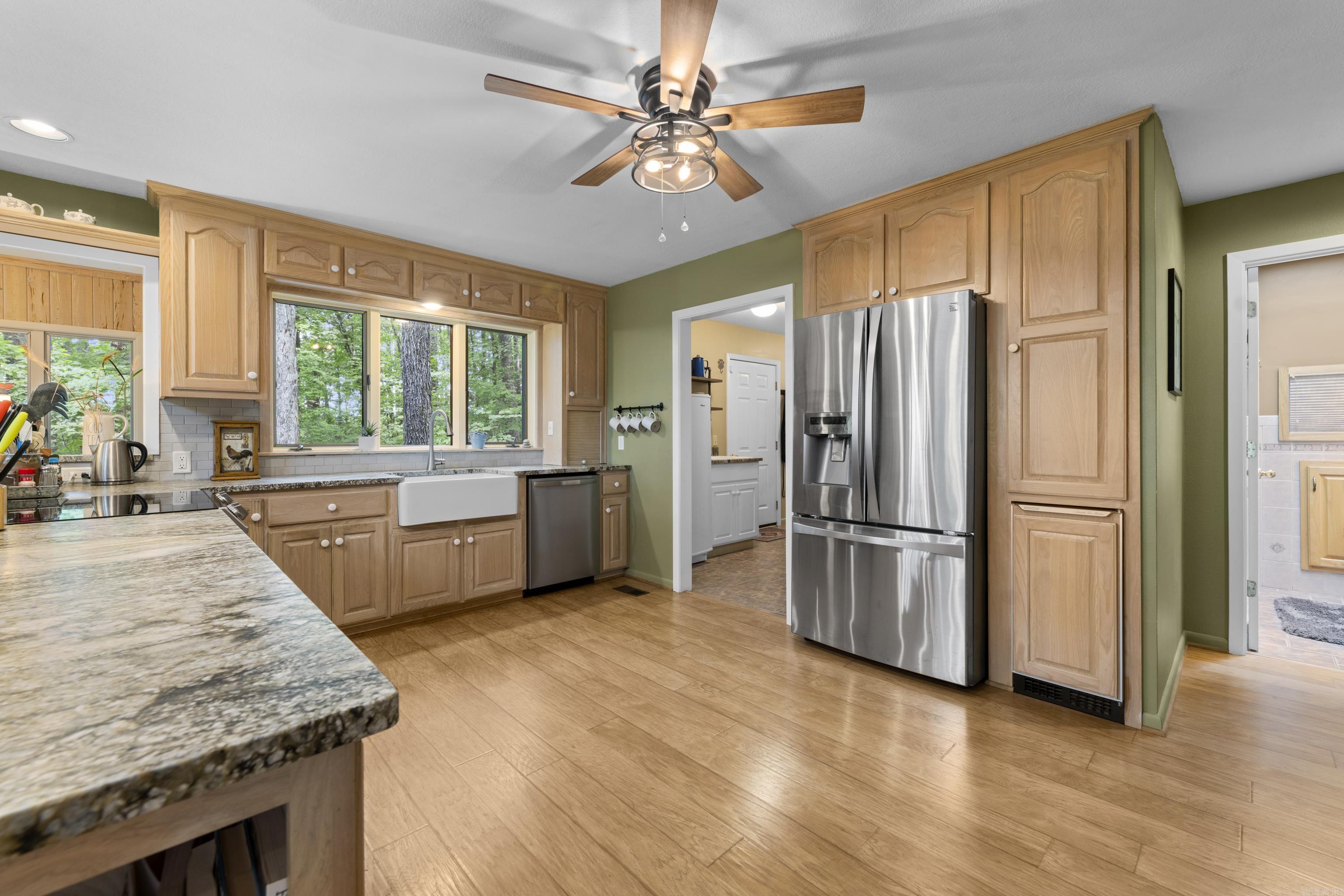 LAKE FOREST ESTATES - LAKE - Residential