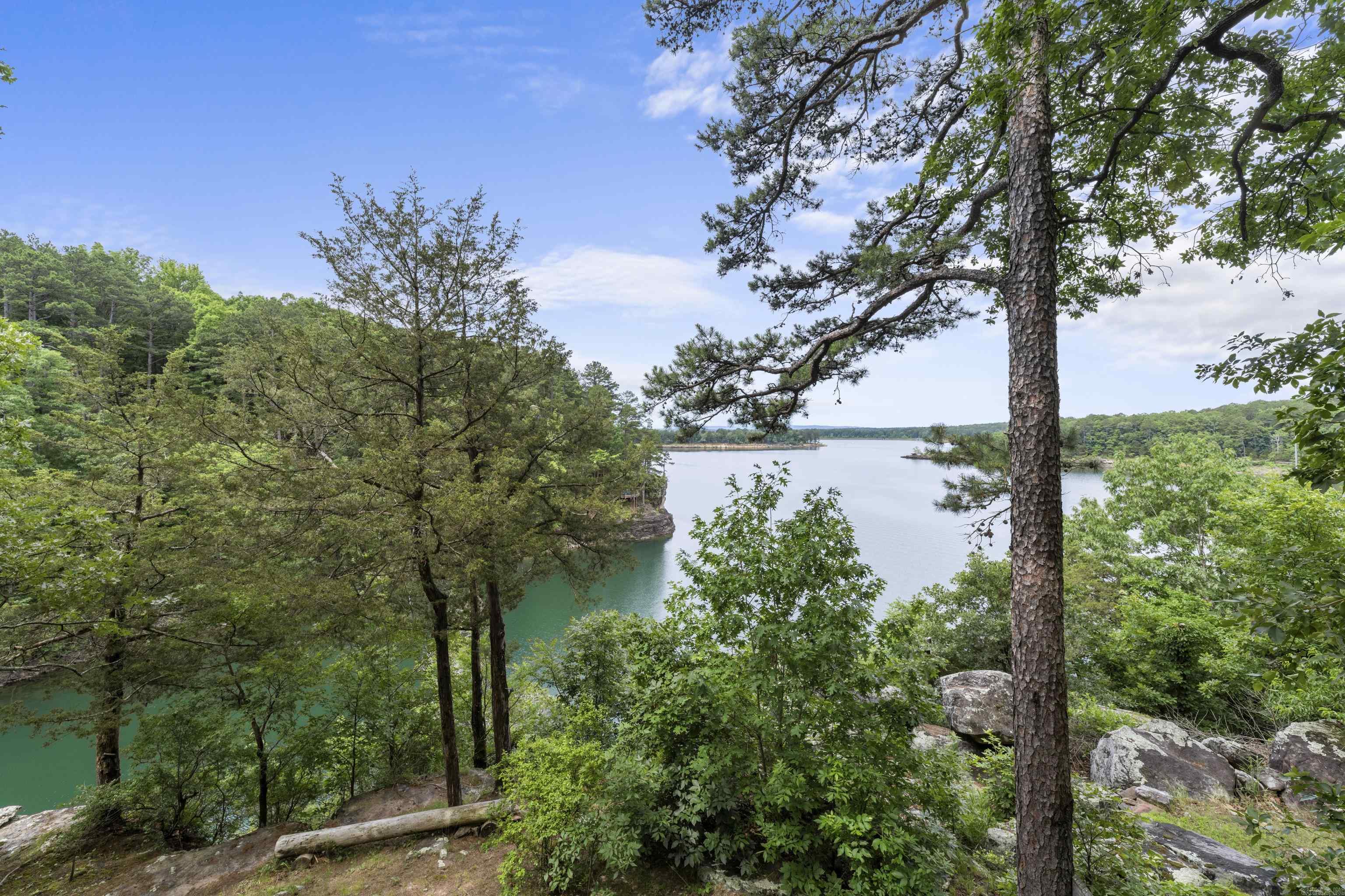 LAKE FOREST ESTATES - LAKE - Residential