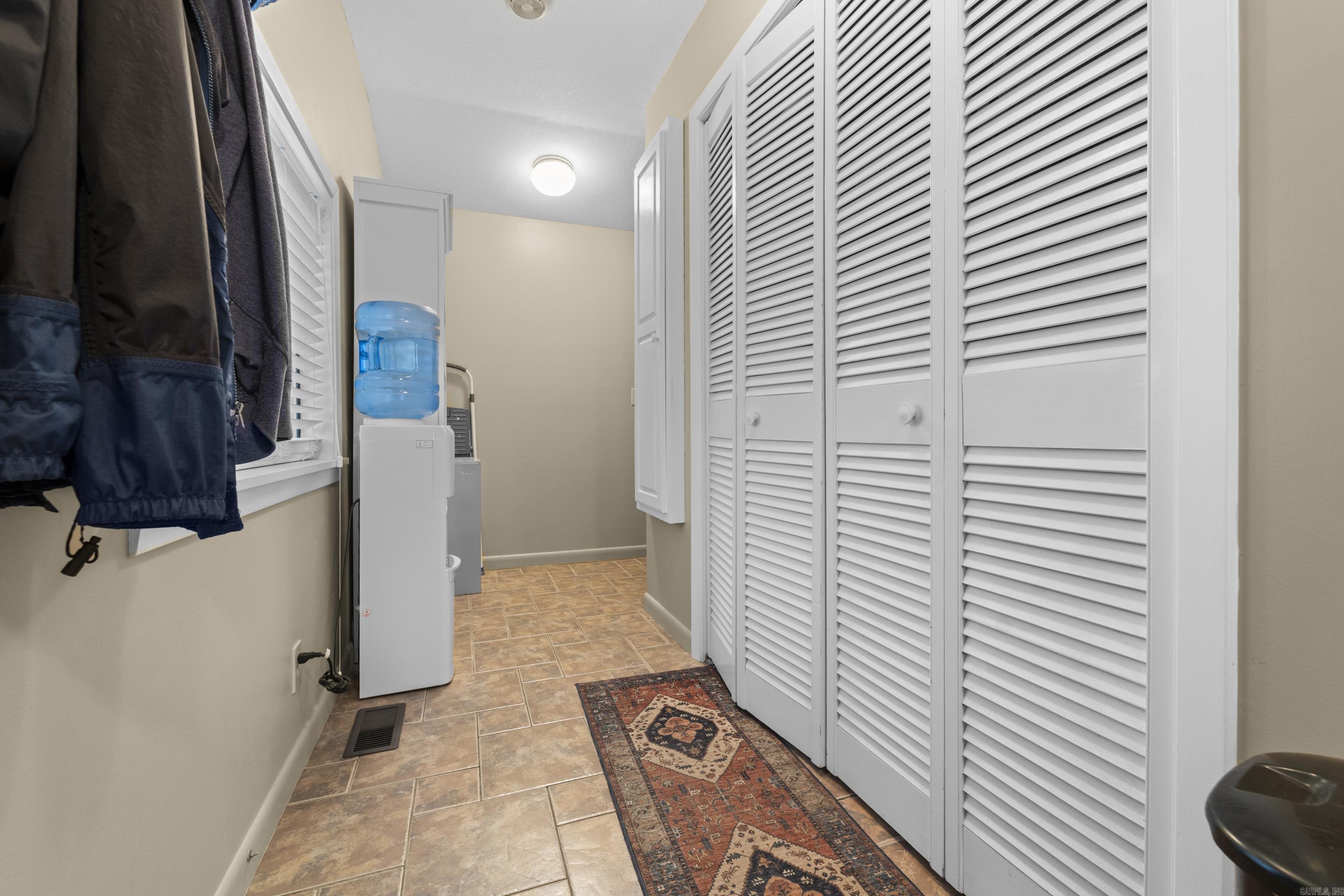 LAKE FOREST ESTATES - LAKE - Residential