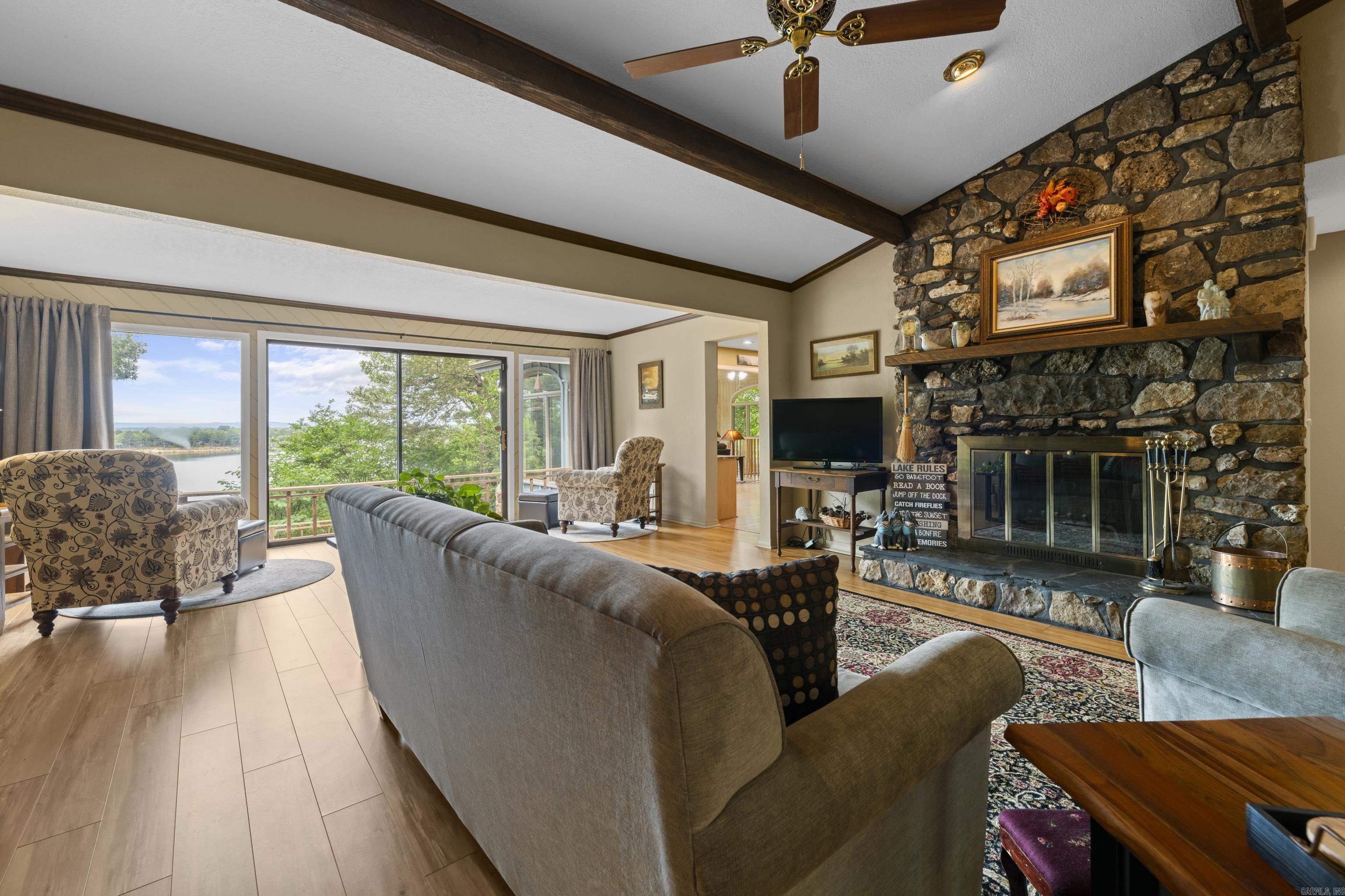 LAKE FOREST ESTATES - LAKE - Residential