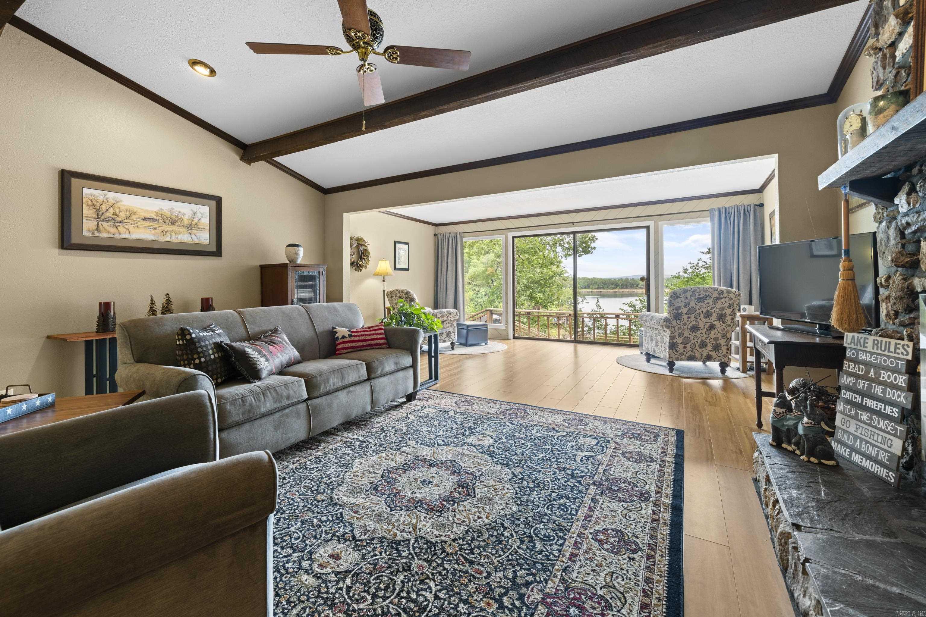 LAKE FOREST ESTATES - LAKE - Residential