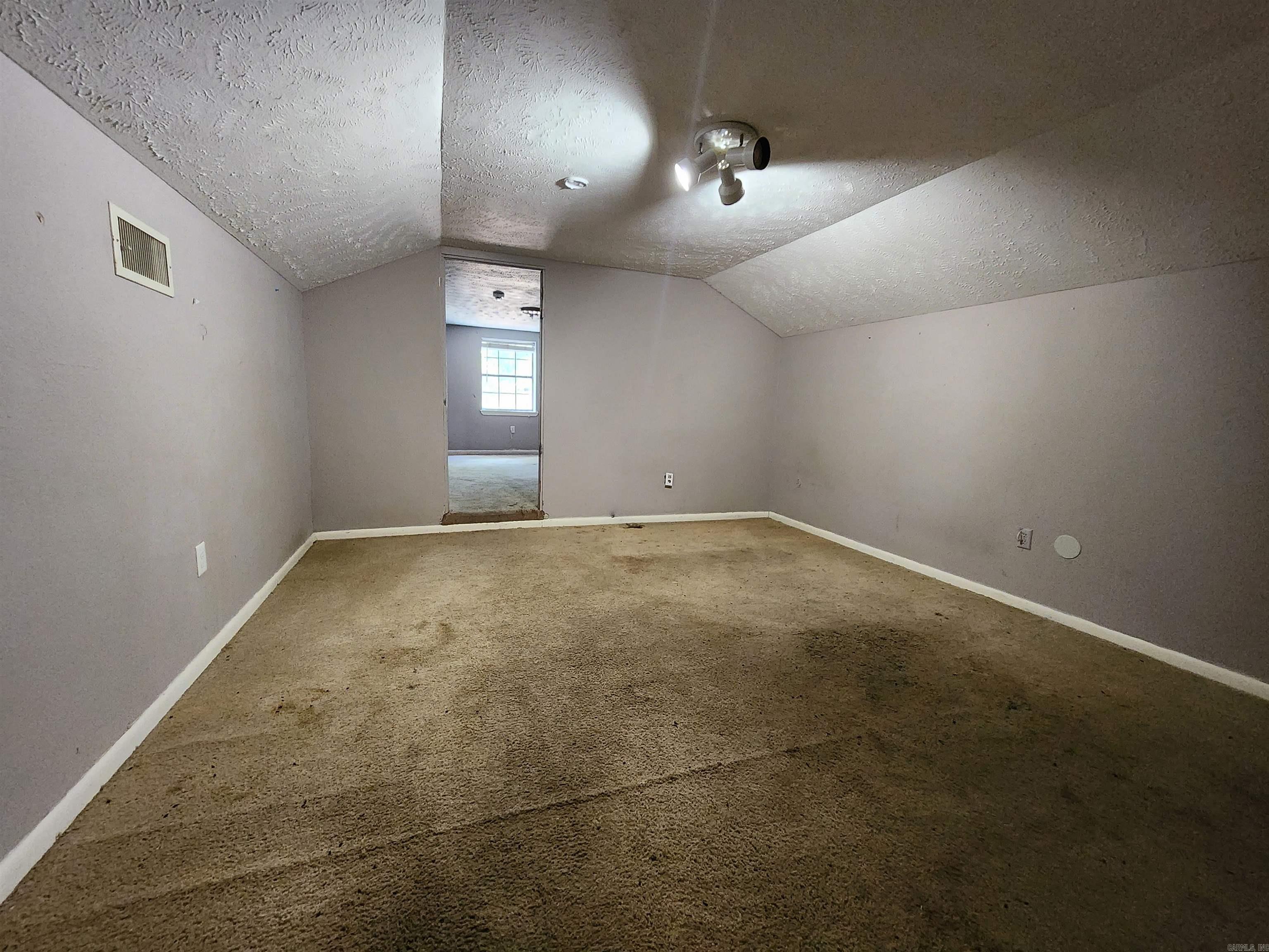 CREEKWOOD - Residential