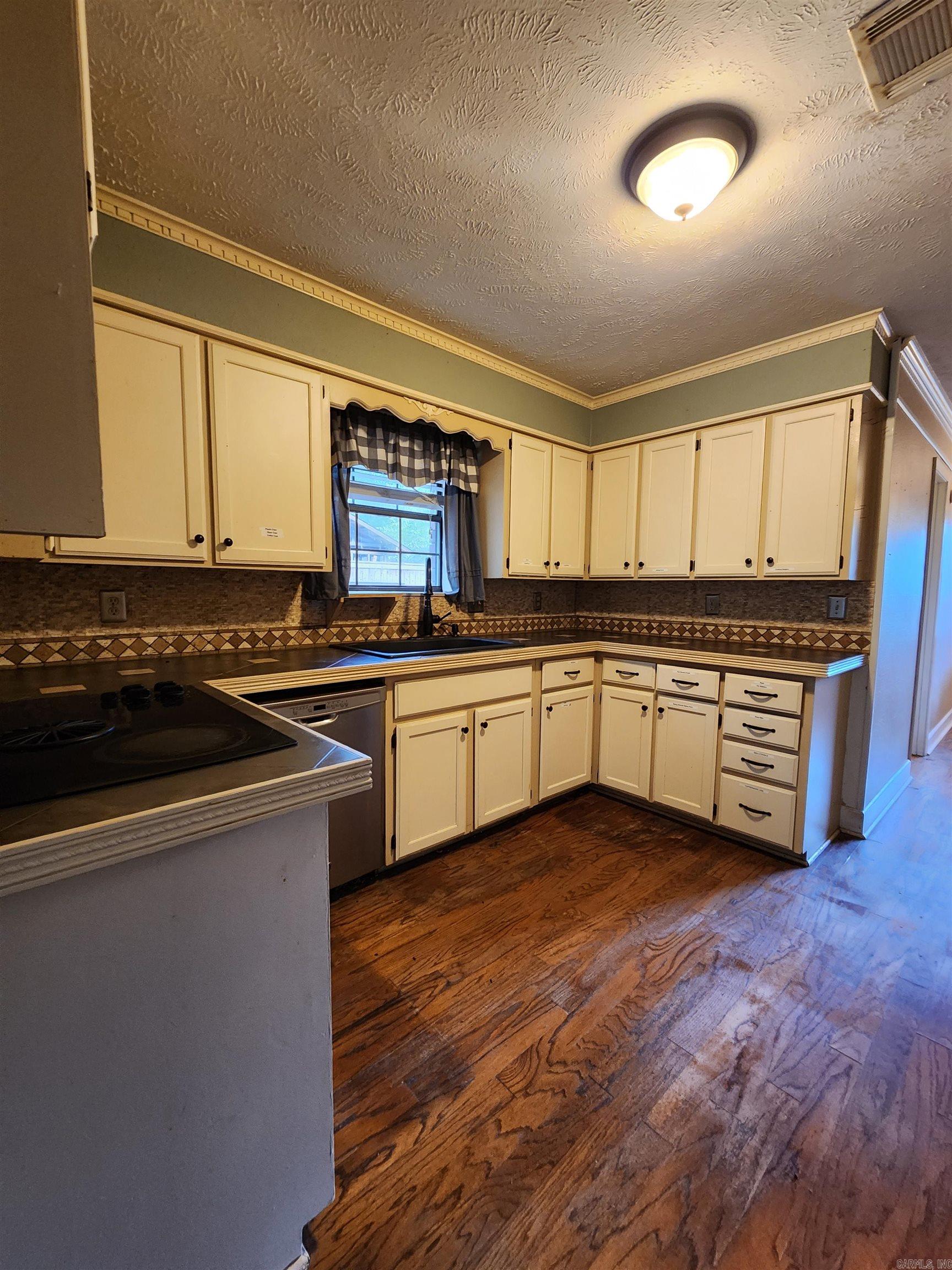 CREEKWOOD - Residential