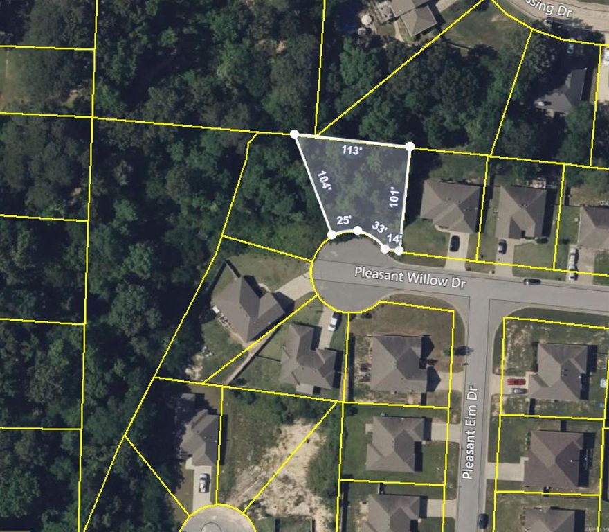 Cul-de-sac lot located in Pleasant Forest Subdivision.  This lot is conveniently located close the interstate, shopping, and schools.  Benton School District