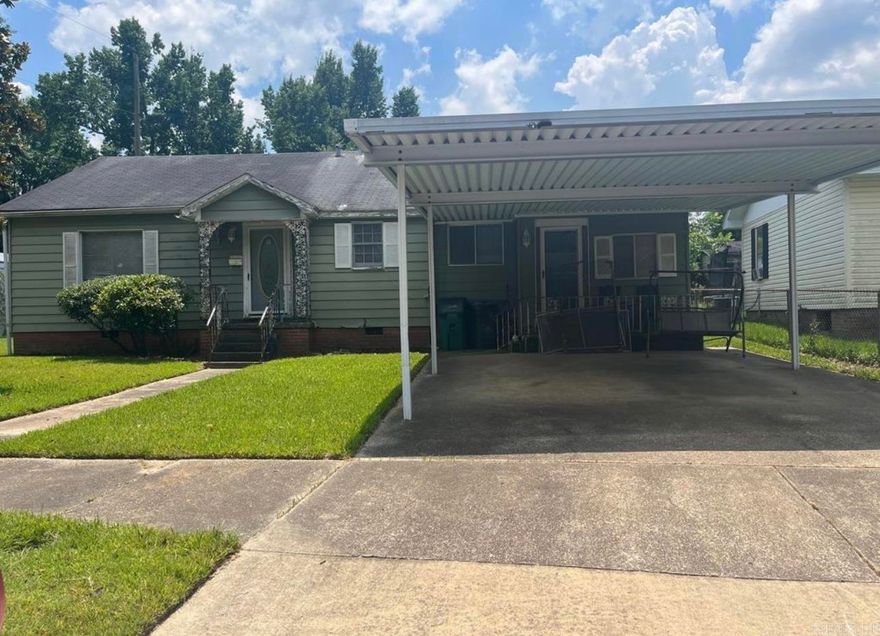 Perfect fixer upper or investment property.