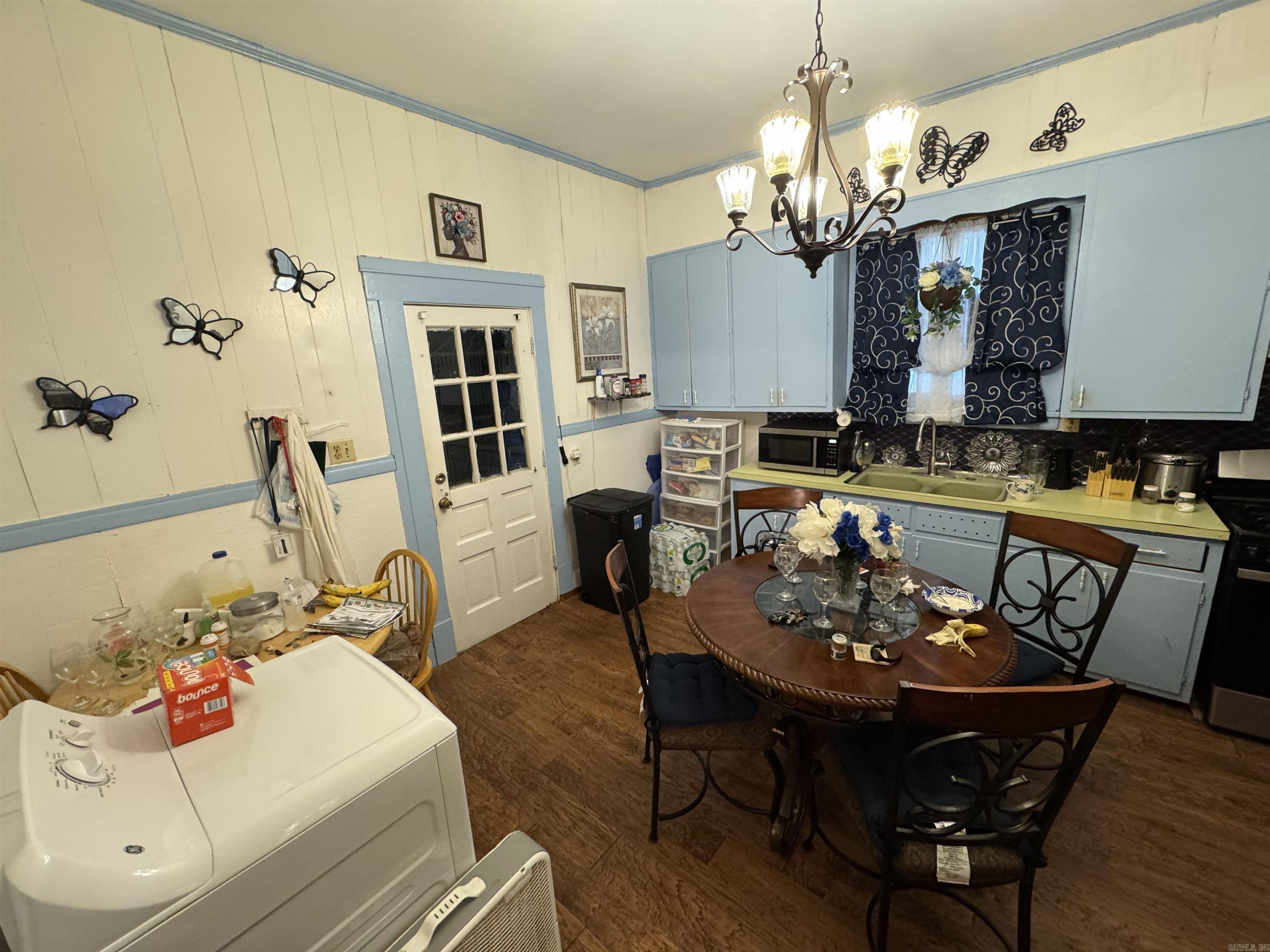 AUSTIN & TAYLOR ADDITION - Residential