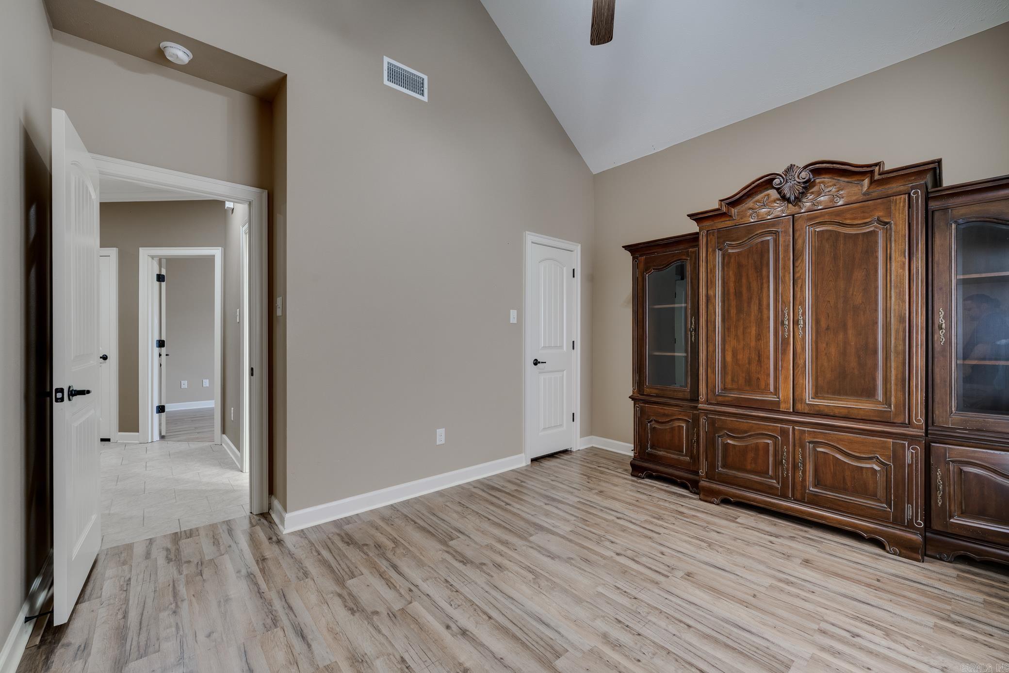 Oak Tree Circle - Residential