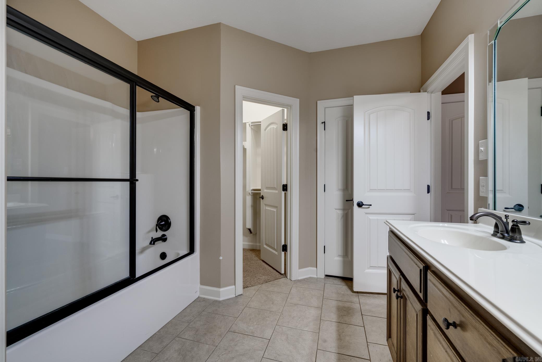 Oak Tree Circle - Residential