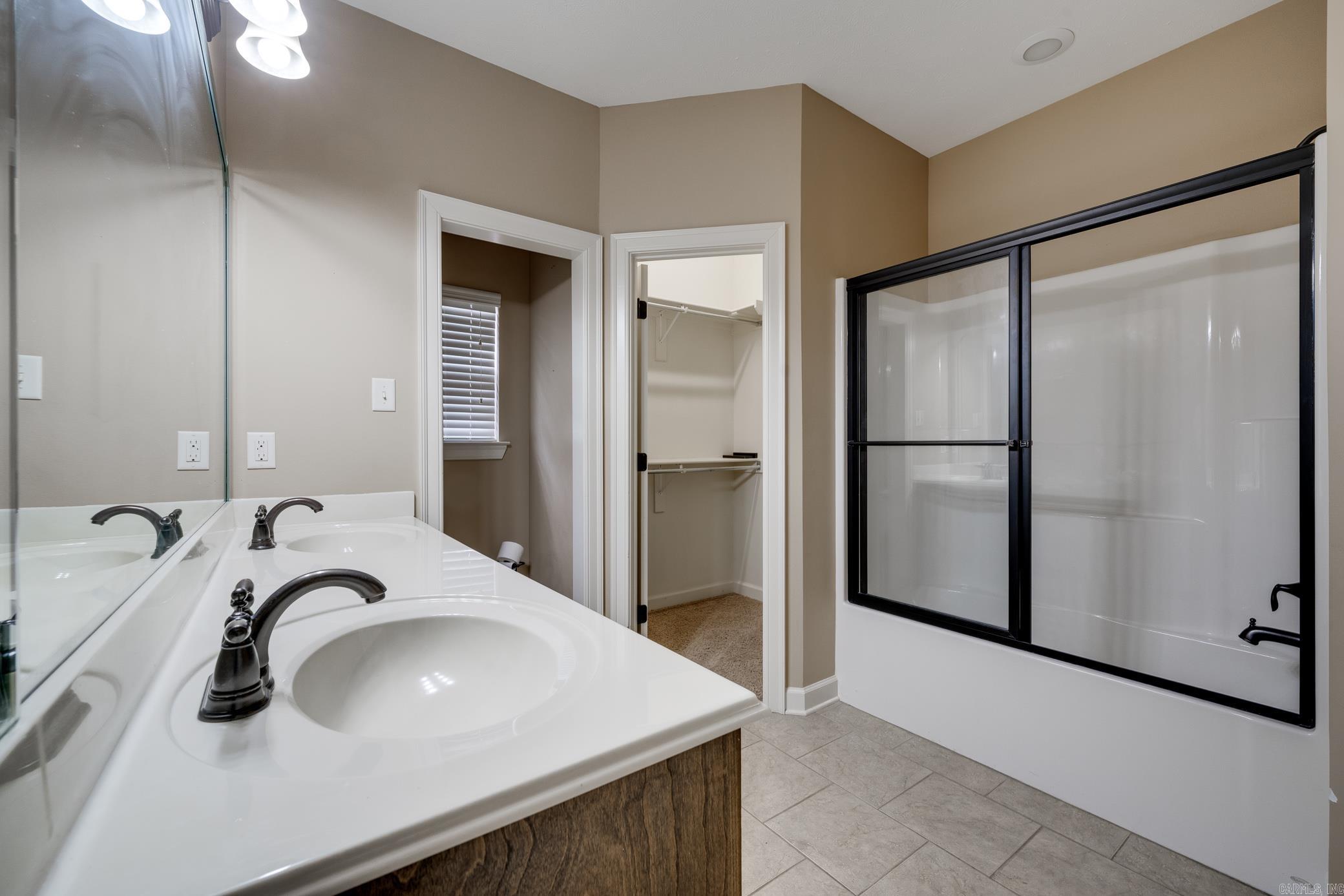 Oak Tree Circle - Residential