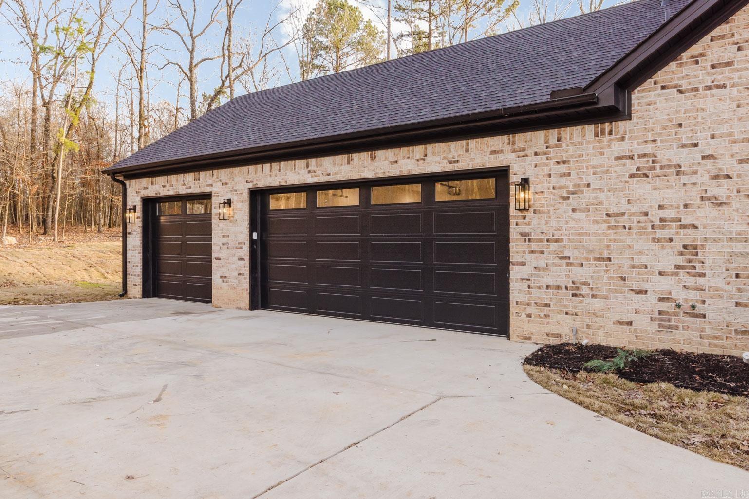 HAZEL OAK - Residential