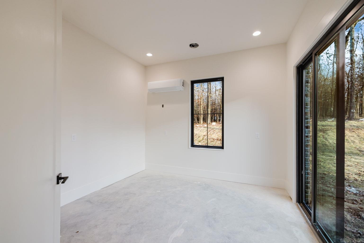 HAZEL OAK - Residential