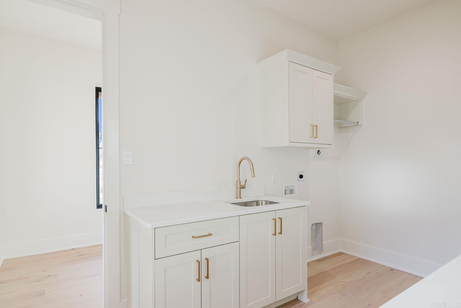 HAZEL OAK - Residential