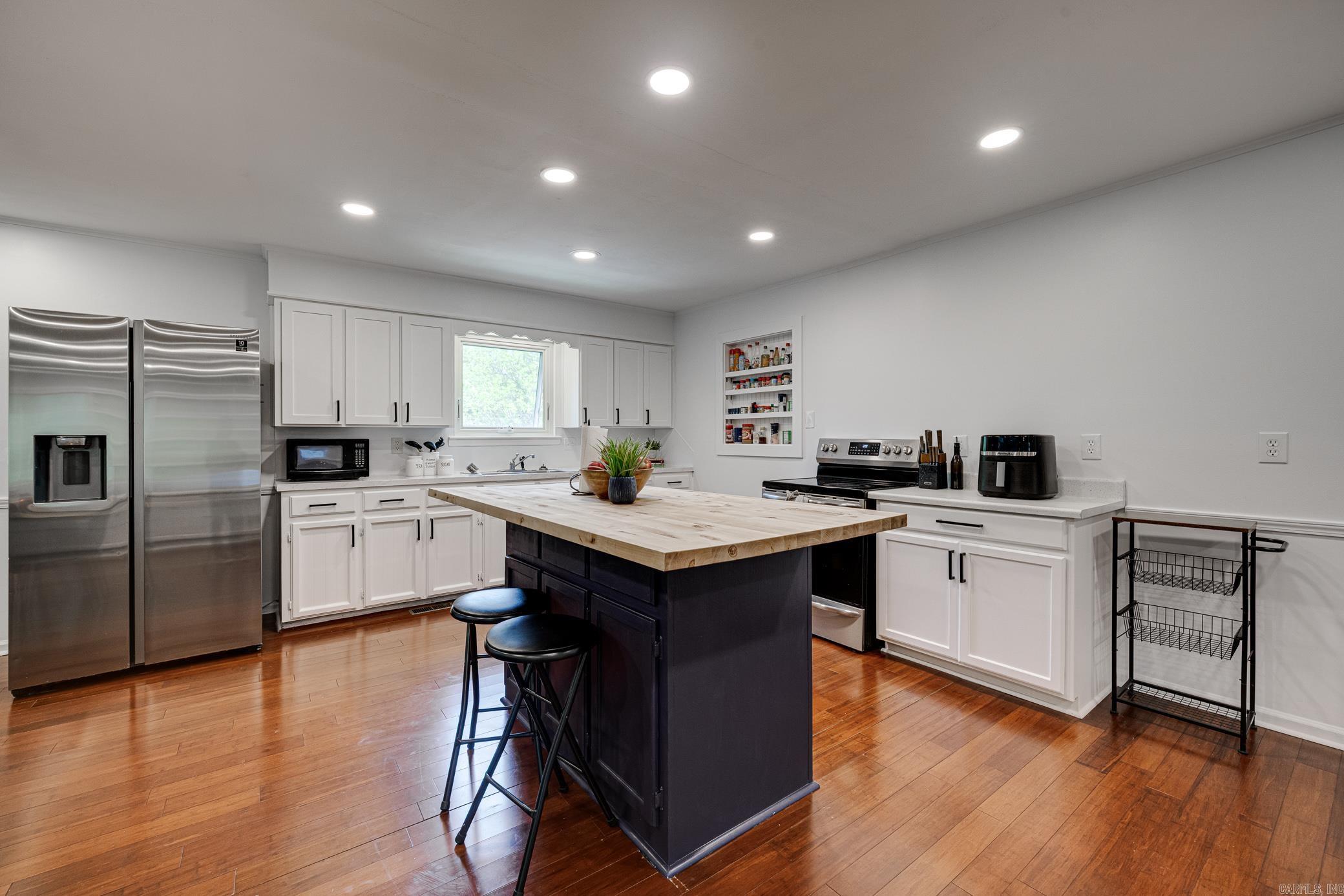 LEAWOOD MTN - Residential