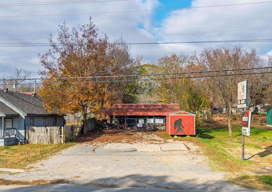 2 lots included! Frontage on Edison and Columbia! Prime commercial spot located on Edison. High traffic and high visibility at this location. Endless opportunities for this building. Purchase as an investment or finally get your own storefront! Columbia Ave address is 705 Columbia Ave.