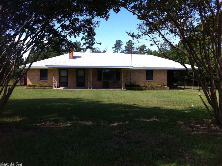 3 Bedroom and 1 Bathroom brick home. Home features a bonus room and separate entrance. 25.7 Arces MOL. FRL S/2 NW ECEPT 1/4 ACRE IN SE NW-SEC 19 TOWNSHIP 5S RANGE 16 W LYING 9 WEST OF COUNTY ROAD.