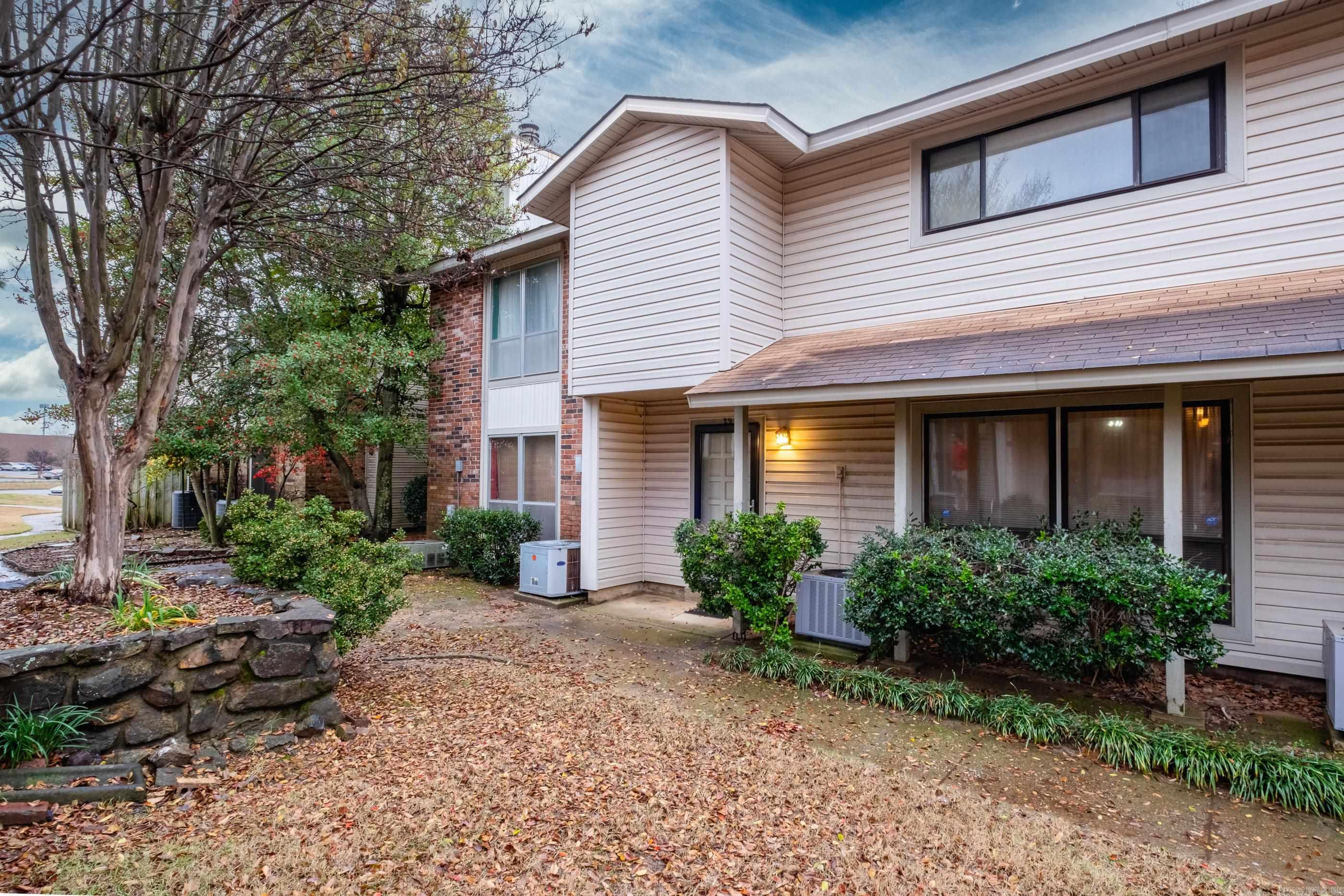 In the heart of Little Rock, this 3 bed, 2 1/2 bath condo offers convenience to shopping, dining, entertainment and more. Two car garage, dining room, large living room, and a small private patio. Refrigerator, washer and dryer all convey at no additional cost. Come see if this one is right for you!