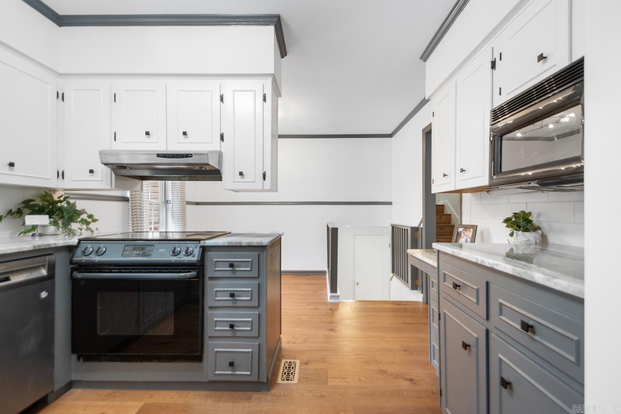 COLONY WEST - Residential