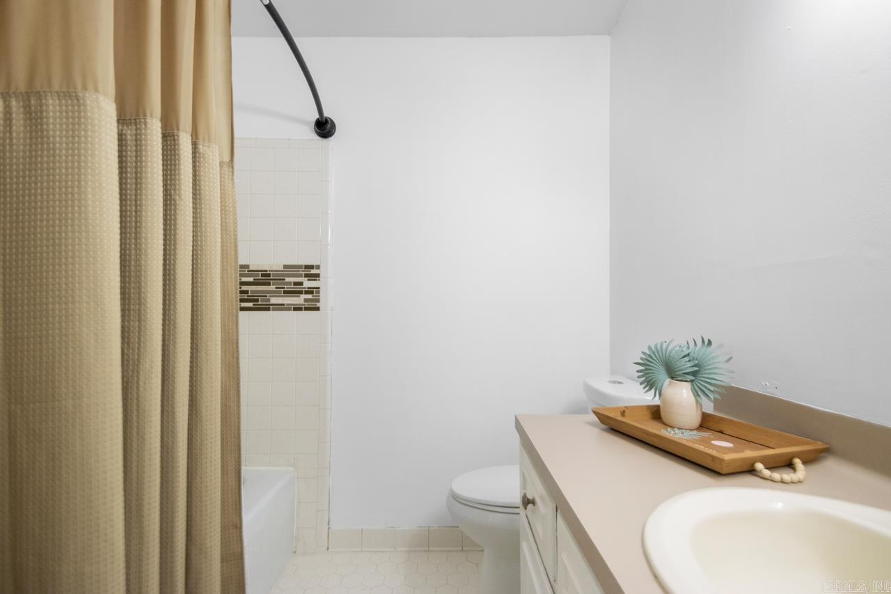 COLONY WEST - Residential