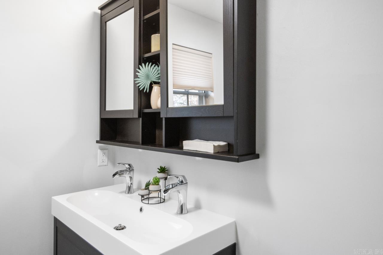 COLONY WEST - Residential