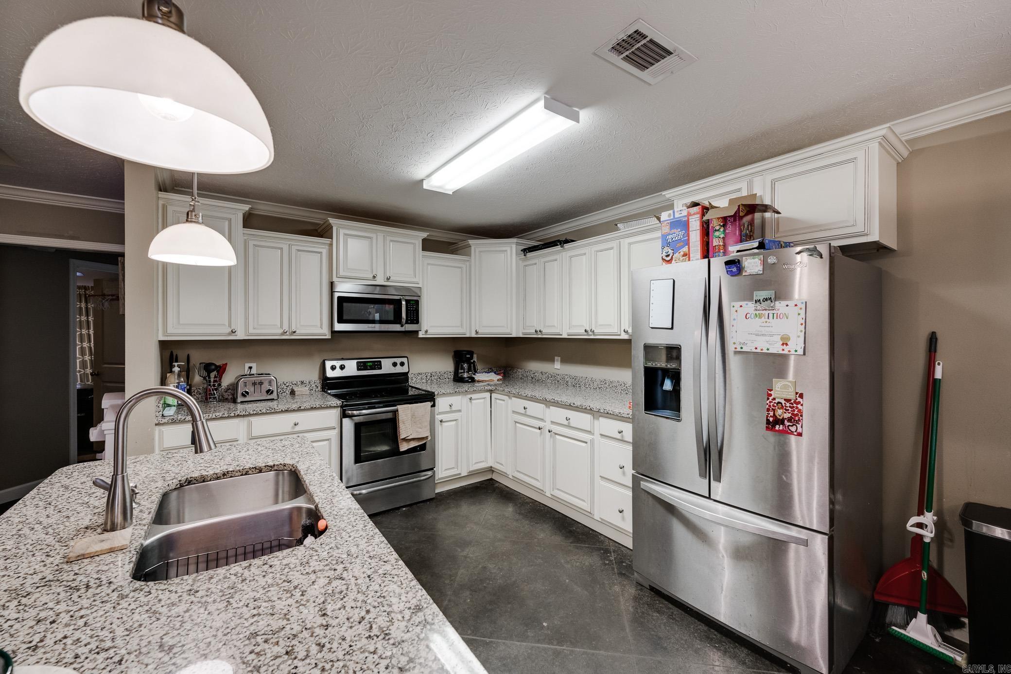 Makenna Cove - Residential