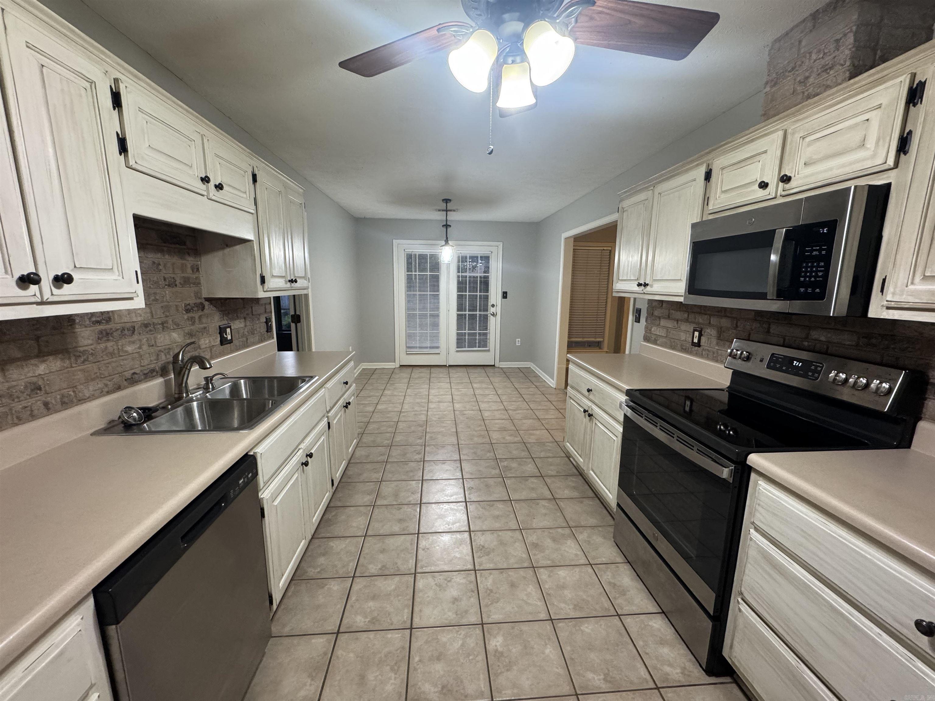 VALLEY ELMS S/D - Residential
