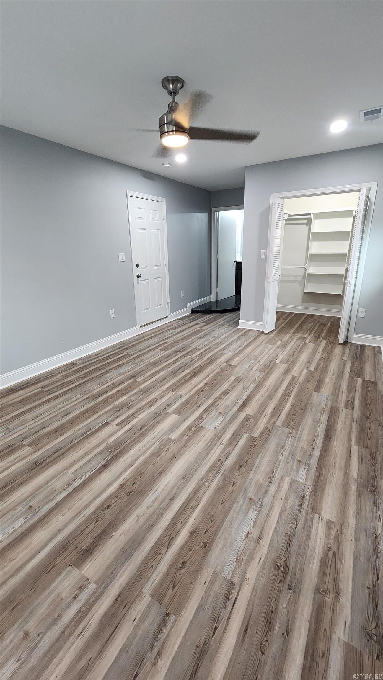 HOLLYWOOD HEIGHTS - Residential