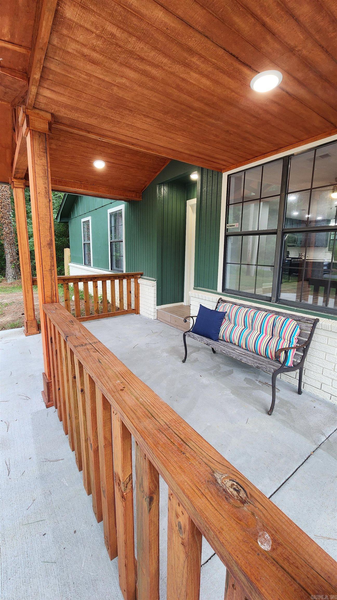 HOLLYWOOD HEIGHTS - Residential