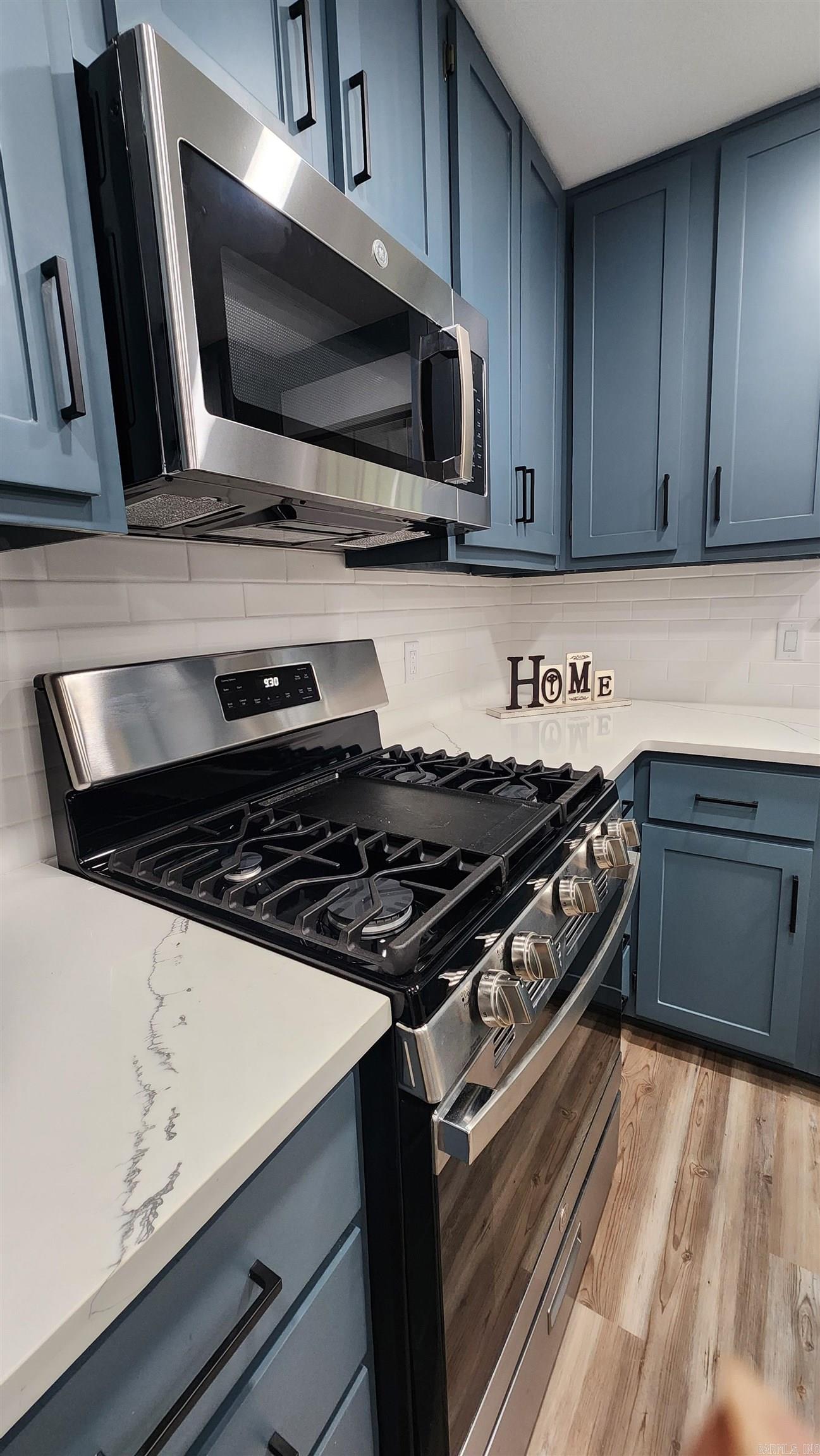 HOLLYWOOD HEIGHTS - Residential