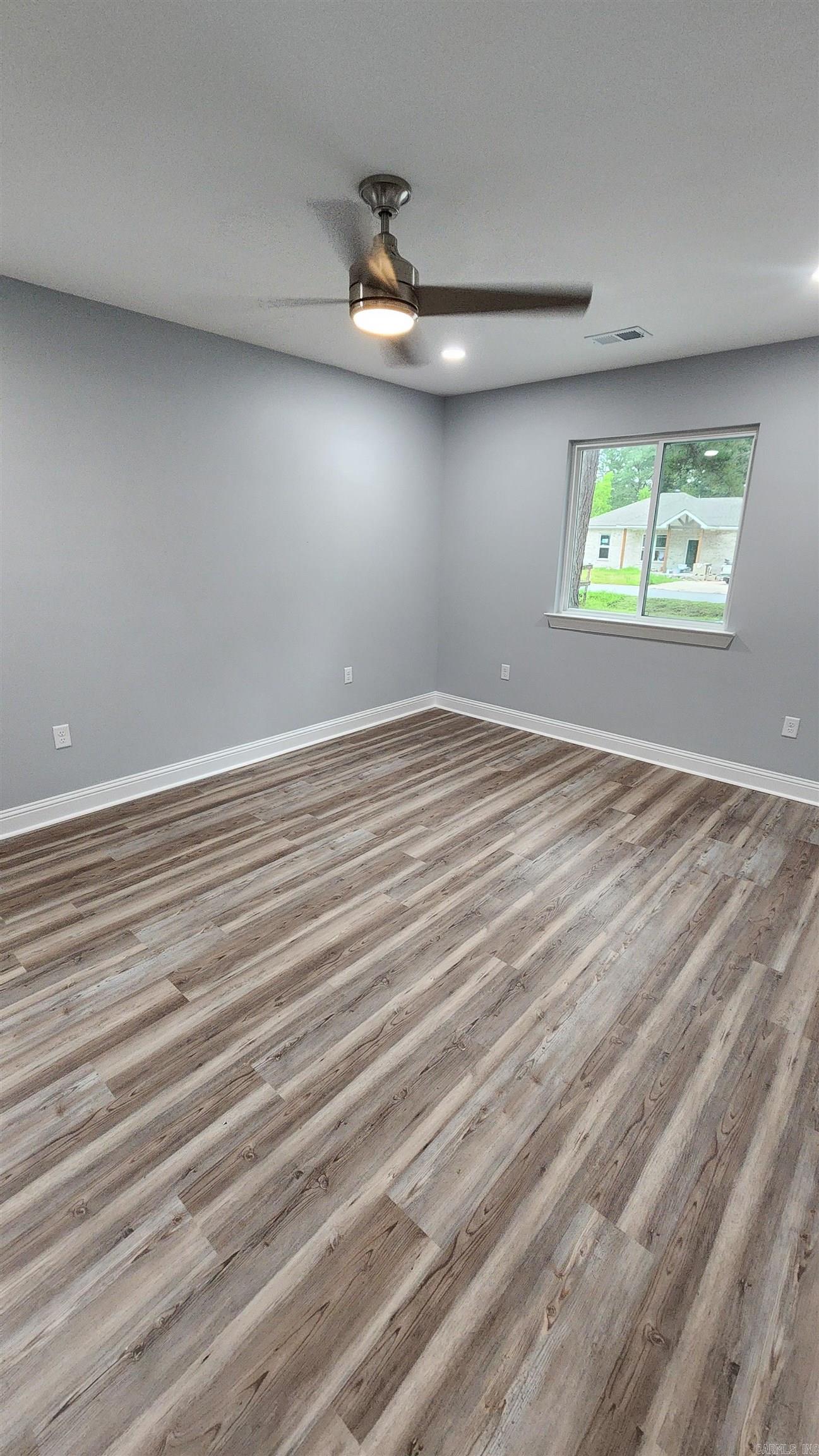 HOLLYWOOD HEIGHTS - Residential