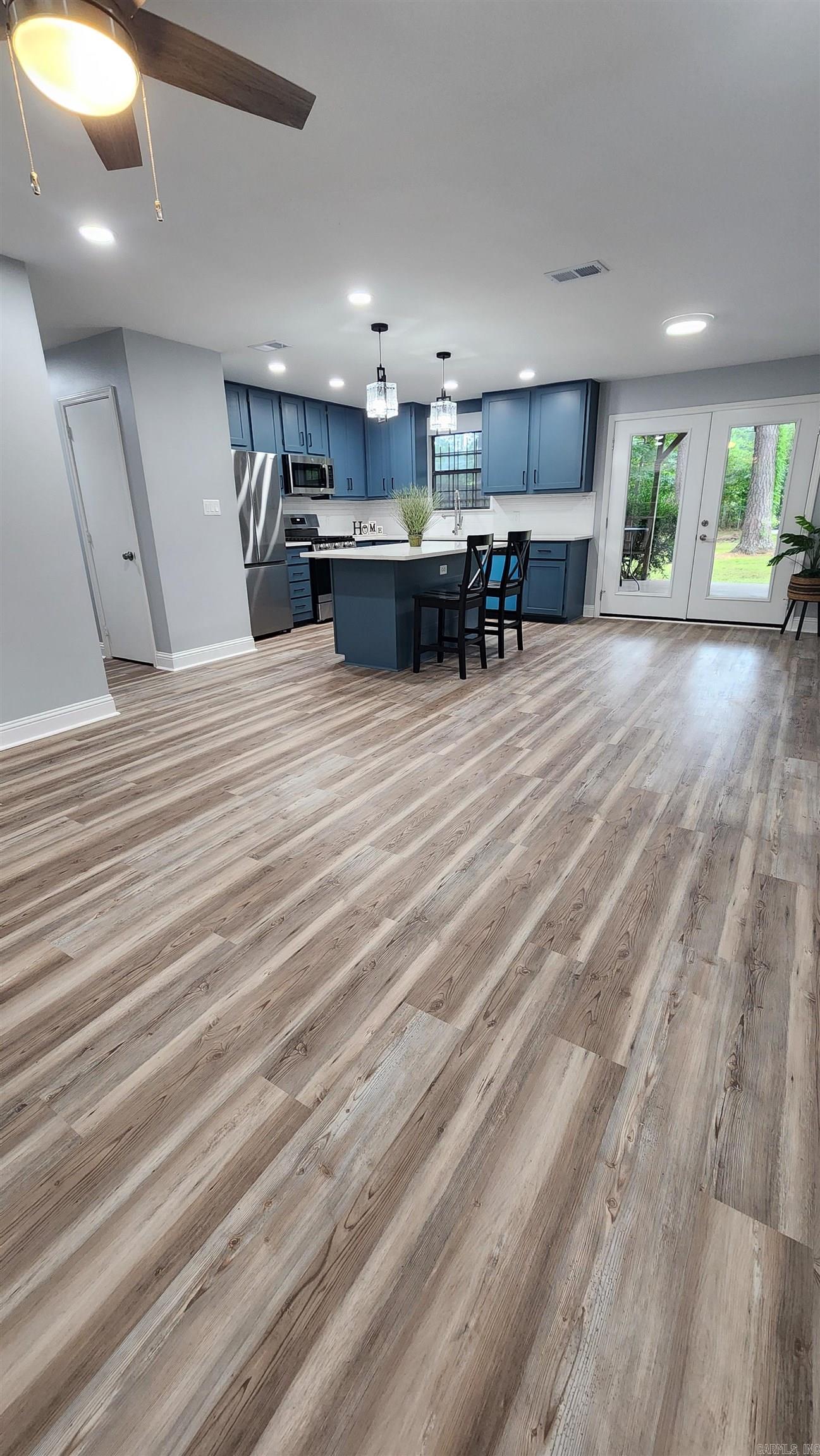 HOLLYWOOD HEIGHTS - Residential