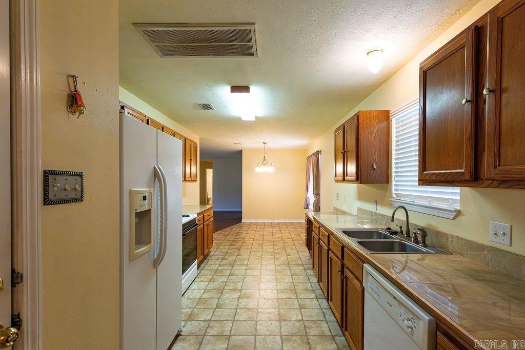 DOVE CREEK - Residential