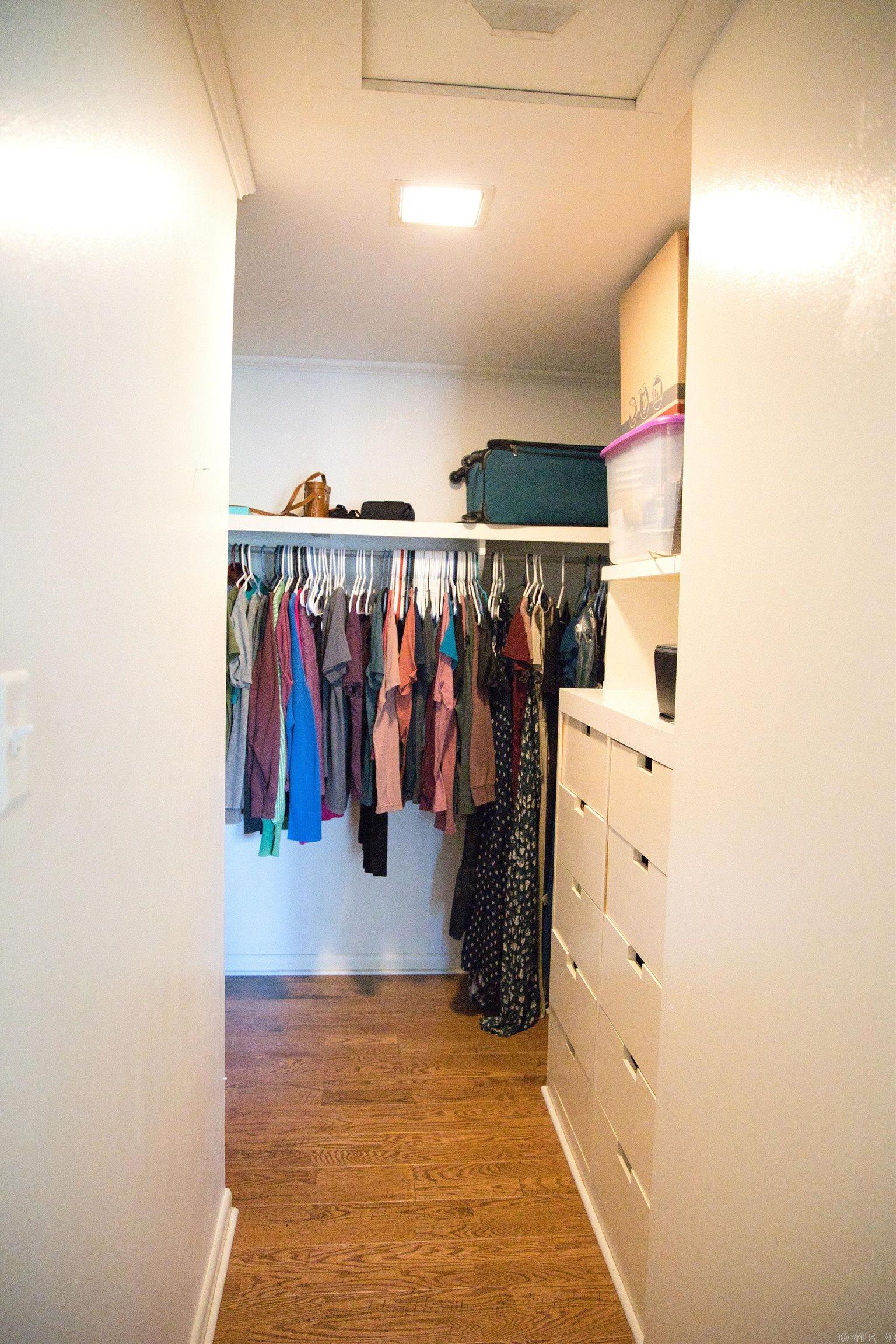 MCKAY - Residential