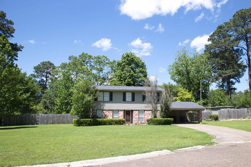 Beautiful 3 bedroom 2 1/2 bath home in quiet neighborhood close to SAU! This home features granite countertops, tile flooring in kitchen and baths, walk in closet in primary bedroom, along with fully fenced backyard with a patio and deck!