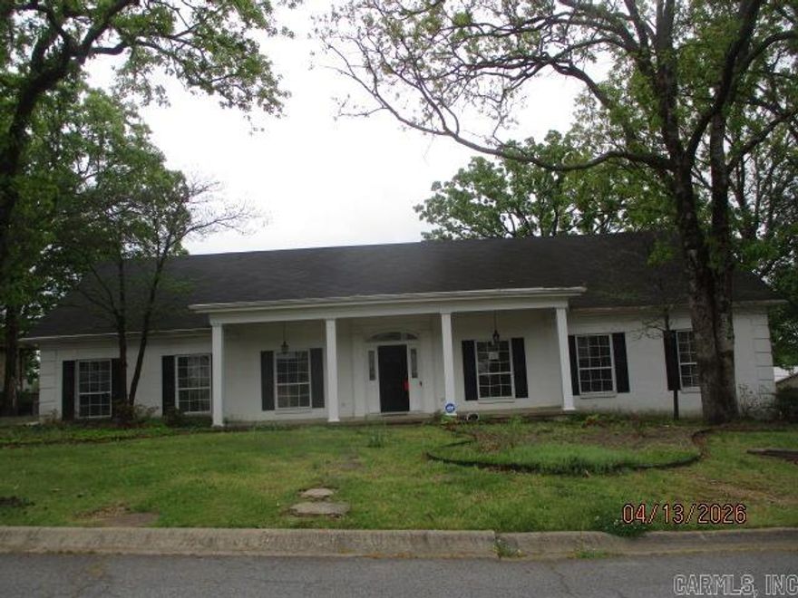 Located off of MISSION RD and WINNEBAGO DR features this 5 br/3ba TWO STORY home WITH IN-GROUND POOL. The driveway with gate connecting two street is an neat feature. The following flood zone information has been obtained for the property. Flood Zone Designation: X. PROPERTY IS OUTSIDE OF THE CITY LIMITS. Seller does not pay customary closing costs: including title policy, escrow fees, survey or transfer fees. Proof of funds required on cash transactions Lender Pre-Approval letter for financed offers dated within last 30 days). Seller is Secretary of Veterans Affairs. This property may qualify for Seller Financing (Vendee). Property sold As Is.