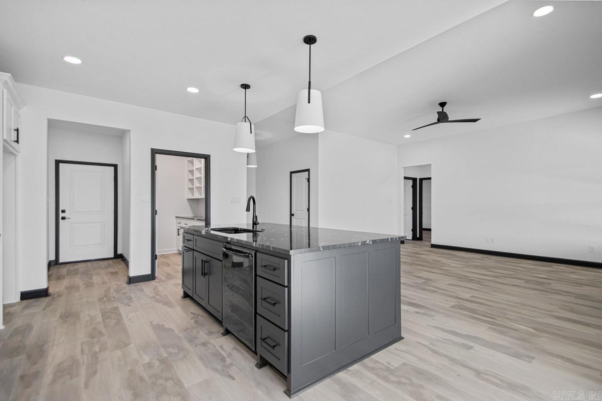 WINCHESTER ESTATES - Residential